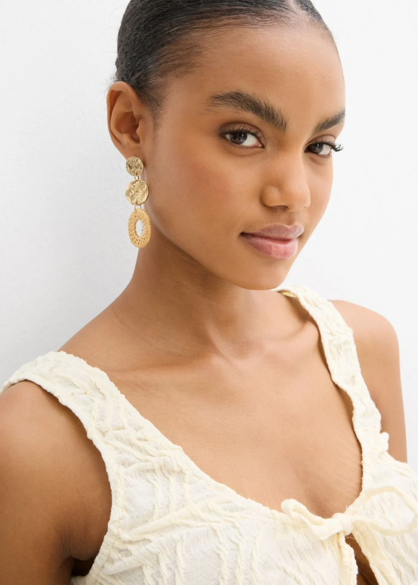 bonprix bonprix Camisetas>Top con cordones de aspecto estructurado Blanco-crema