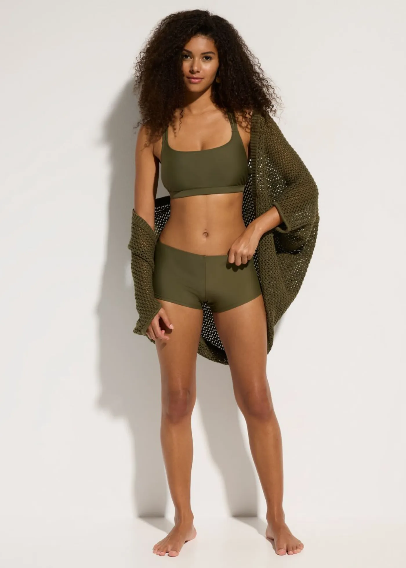 bonprix bonprix Conjuntos De Traje De Baño|Ropa De Baño Deportiva>Top de bikini bustier con tirantes cruzados Verde oliva oscuro