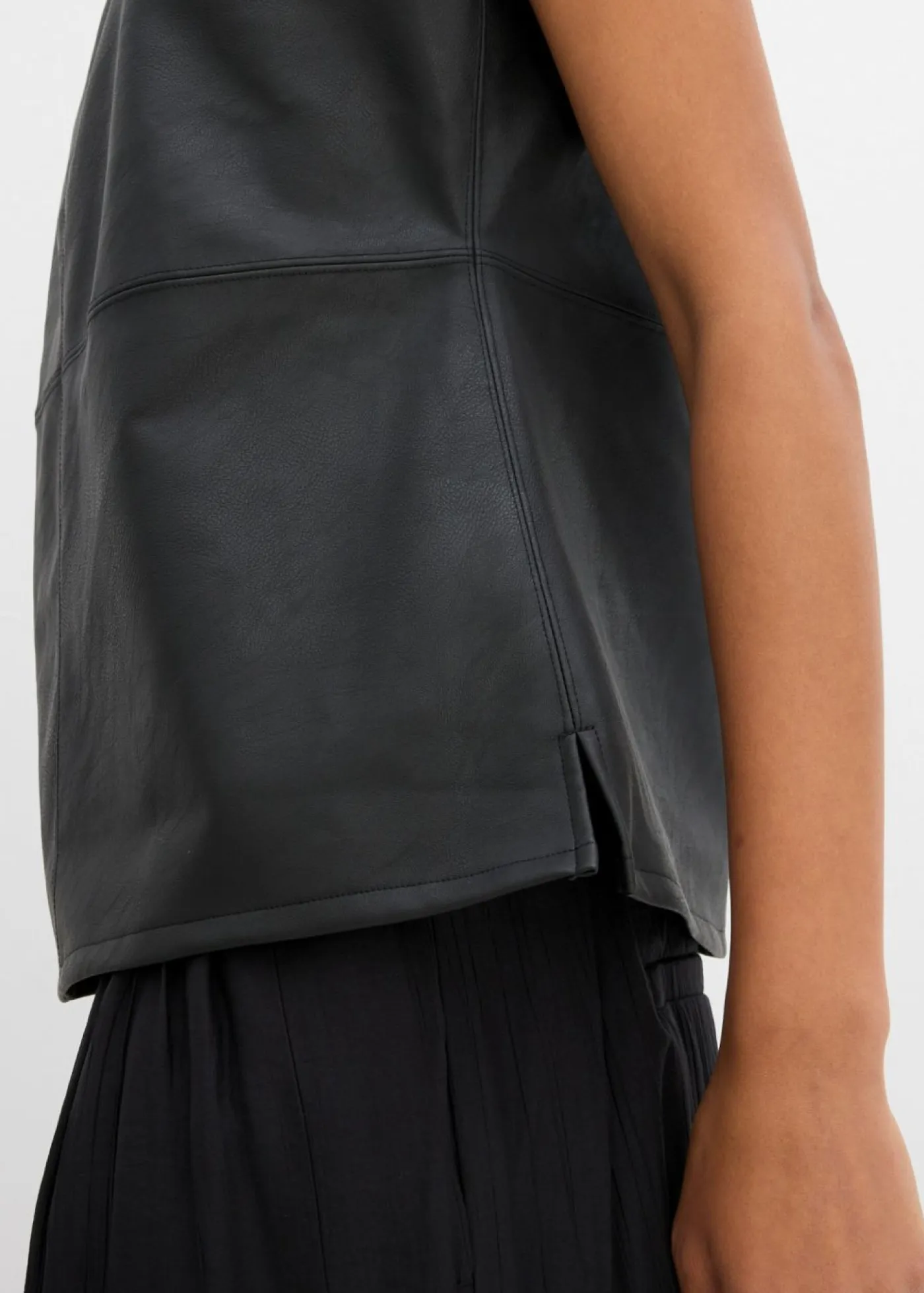 bonprix bonprix Esenciales|Camisetas>Top de piel sintética Negro