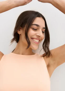 bonprix bonprix Básicos|Camisetas><noscript><img width=