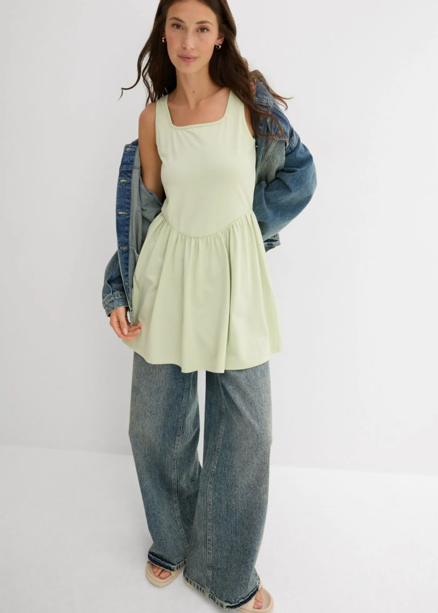 bonprix bonprix Camisetas>Top largo de mezcla de algodón elástico Salvia suave