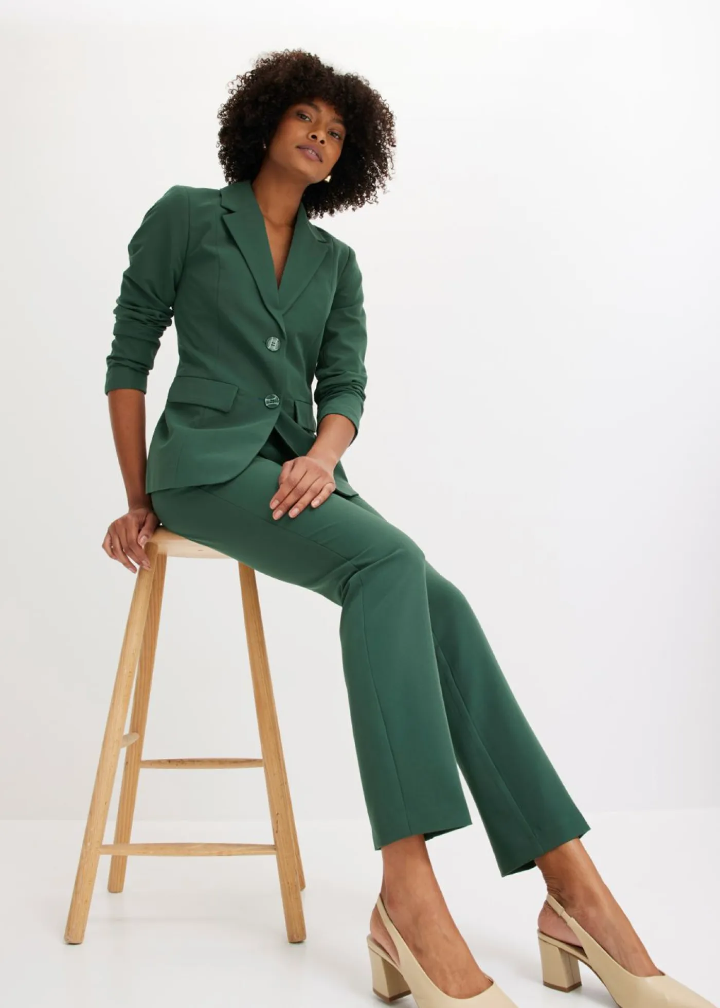 bonprix bonprix Tallas Pequeñas|Novedades>Traje de pantalón (2 piezas) verde sombra