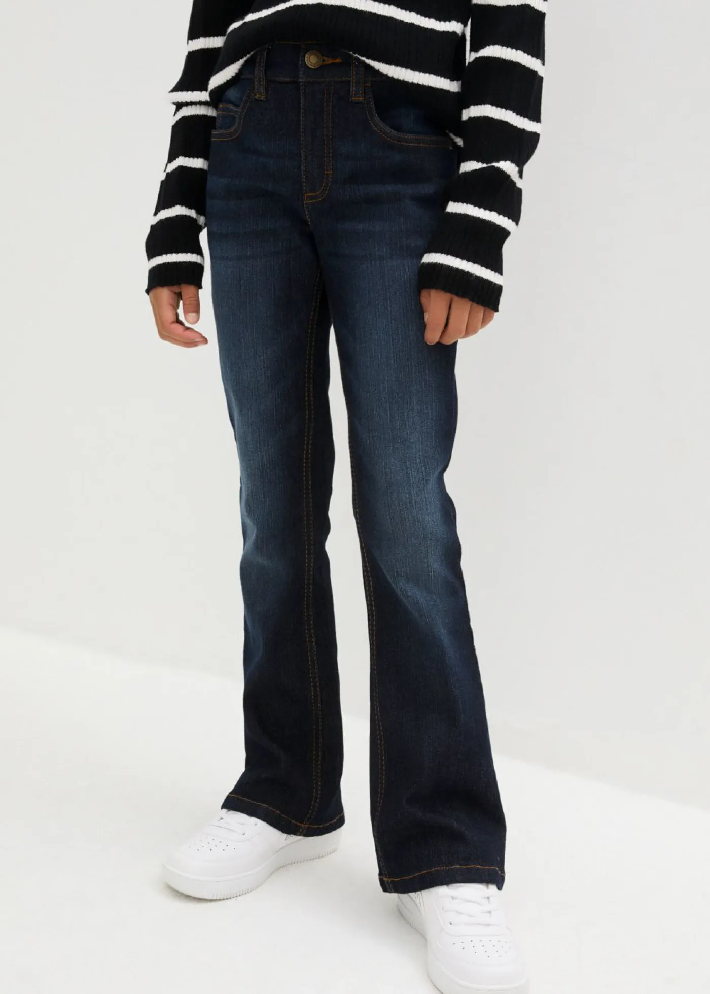 Niños bonprix bonprix Vaqueros acampanados de talle medio