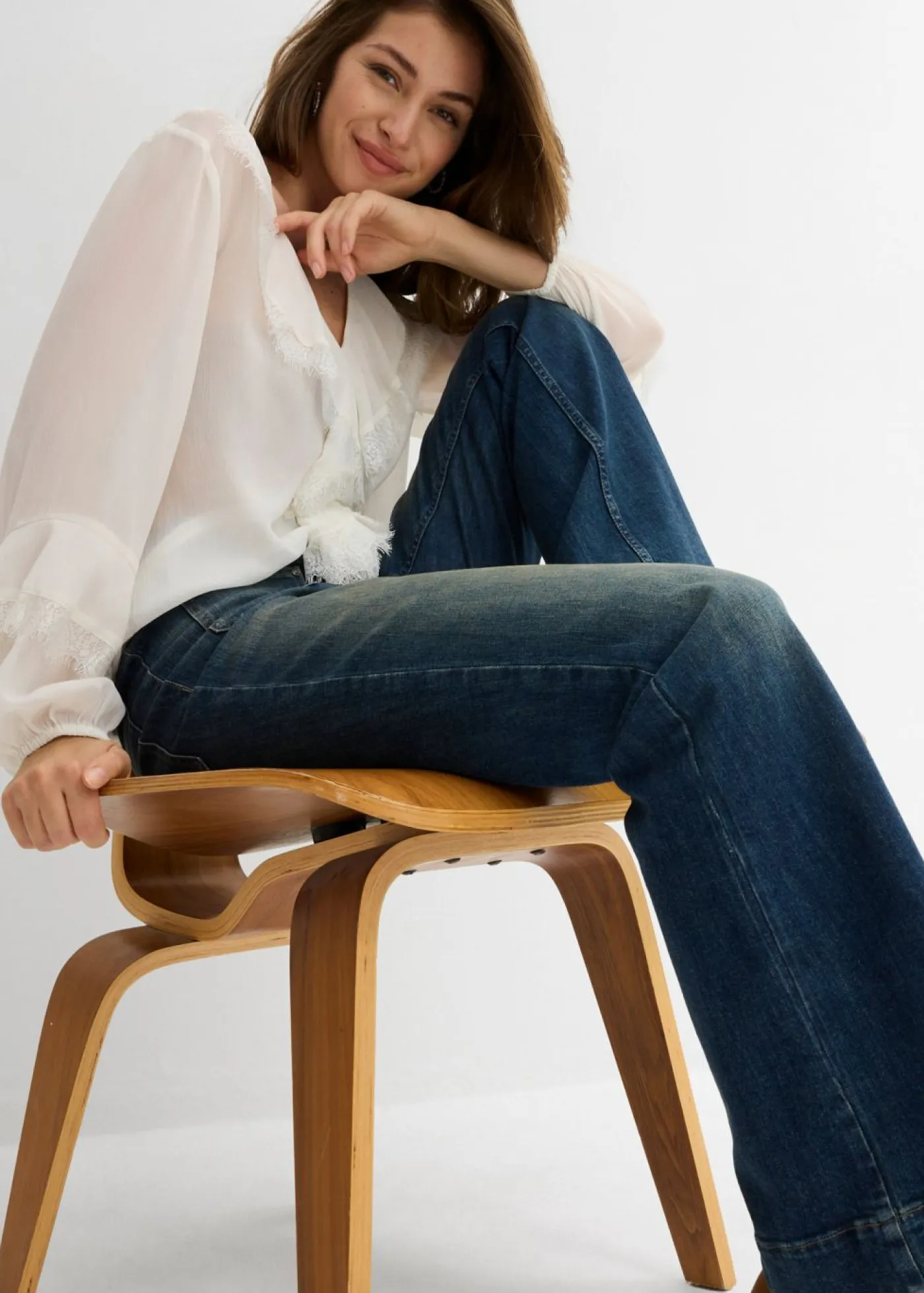 bonprix bonprix Vaqueros>Vaqueros acampanados de talle medio Azul oscuro denim