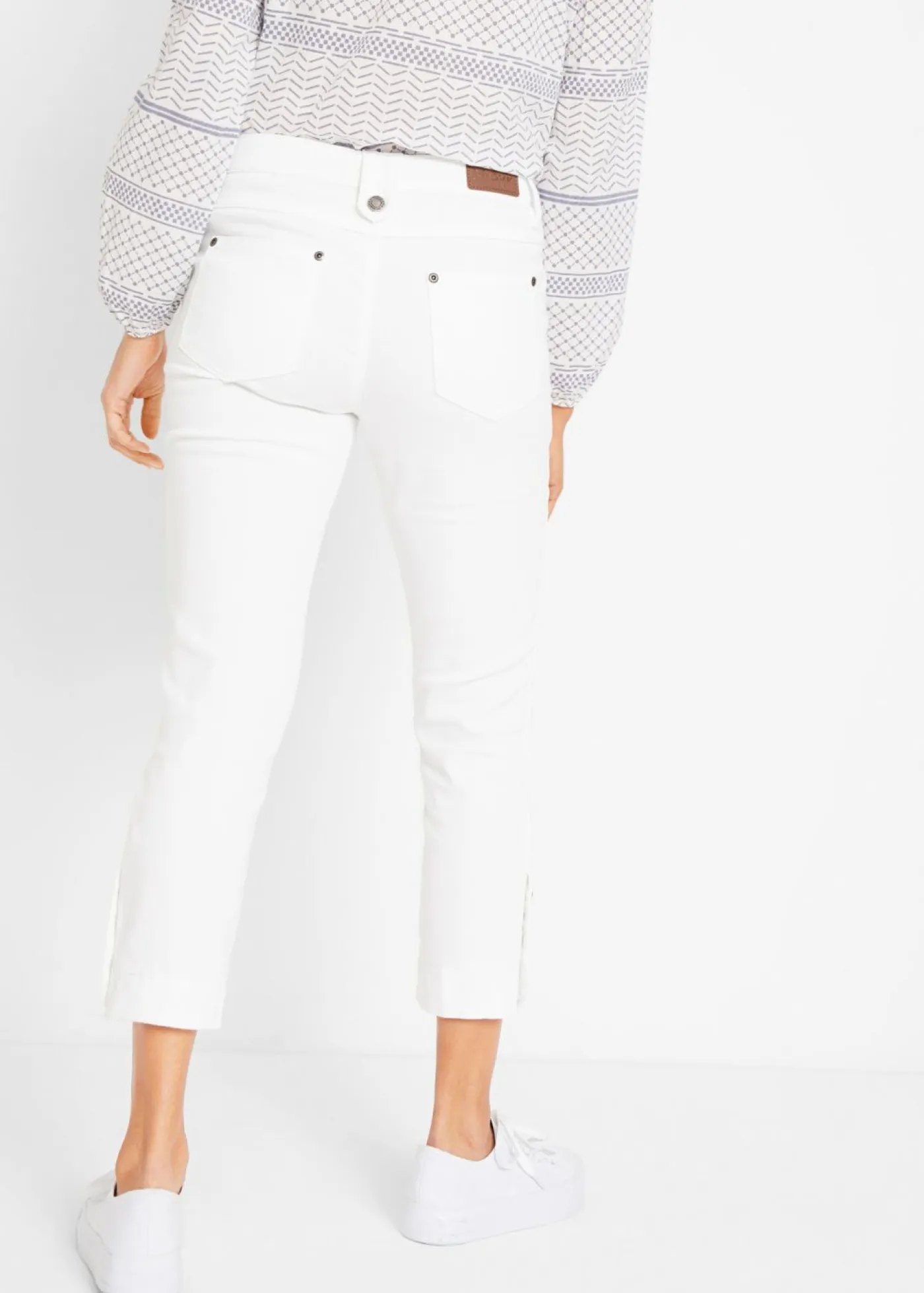 bonprix bonprix Vaqueros>Vaqueros acortados de corte slim y media cintura Sarga blanca