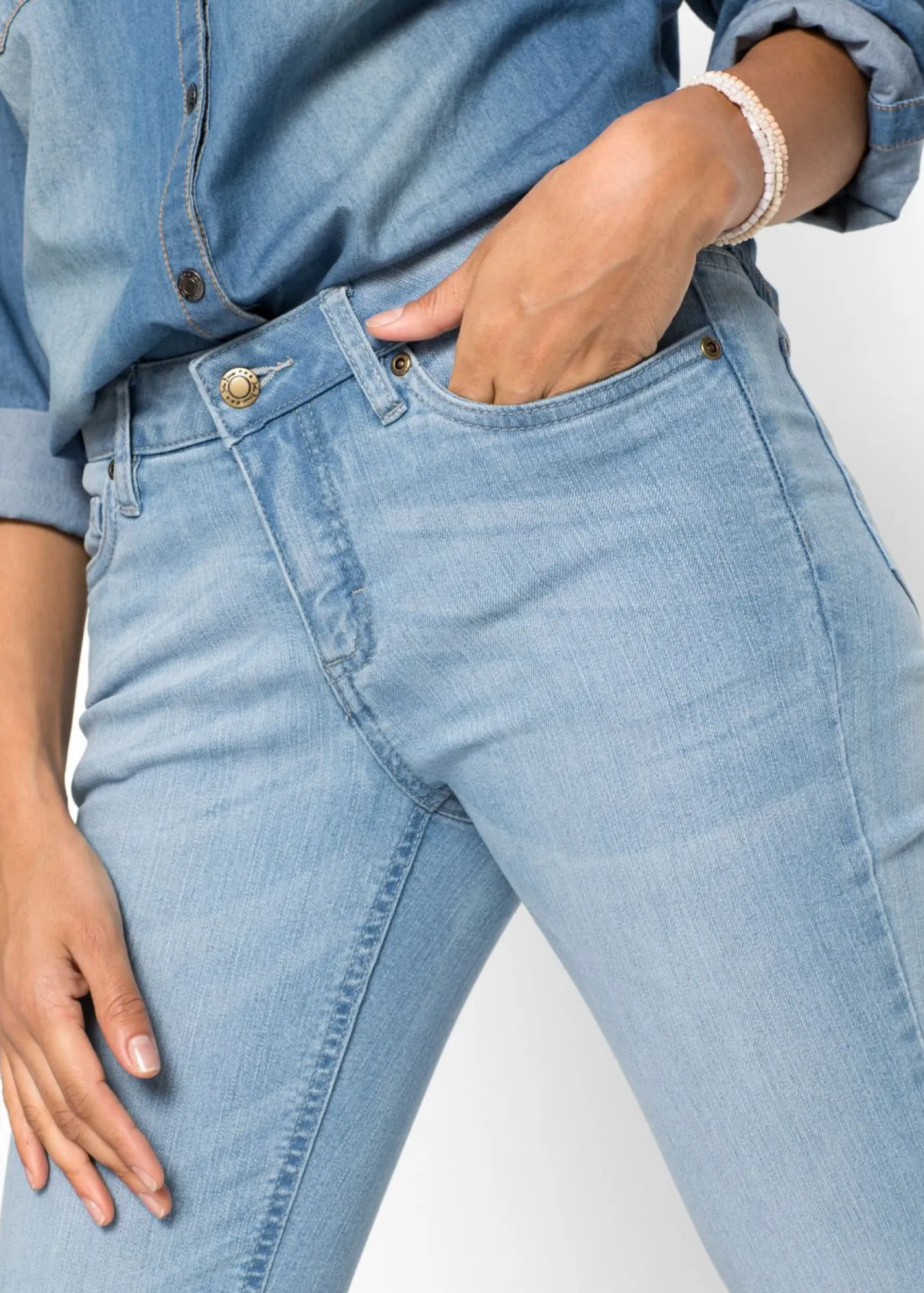 bonprix bonprix Vaqueros>Vaqueros elásticos con corte bootcut y talle medio azul claro denim usado