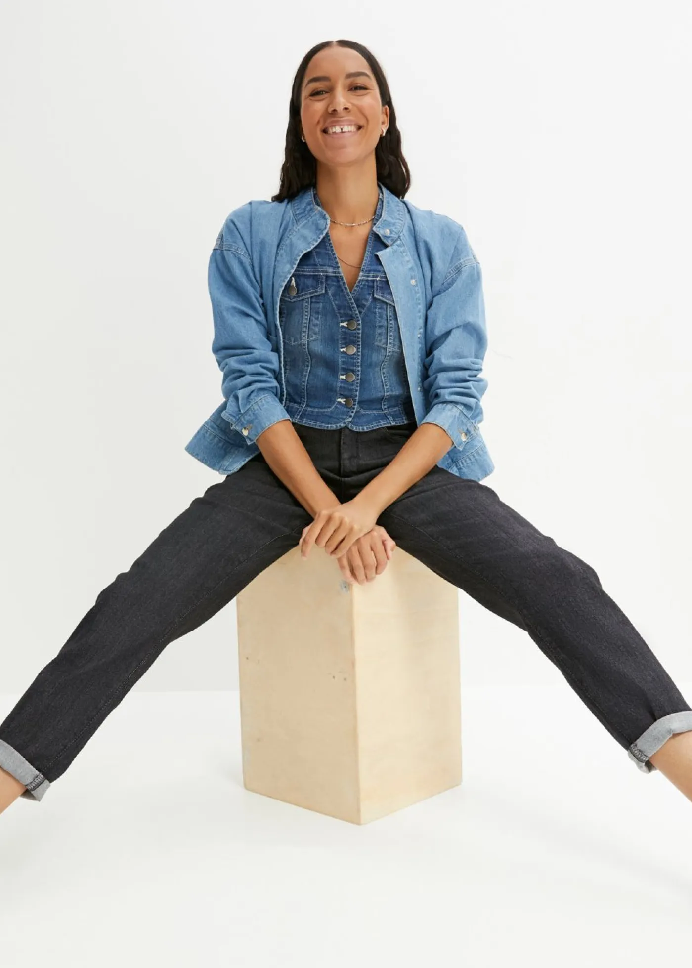 Mujer bonprix bonprix Vaqueros elásticos de cintura alta y corte mom