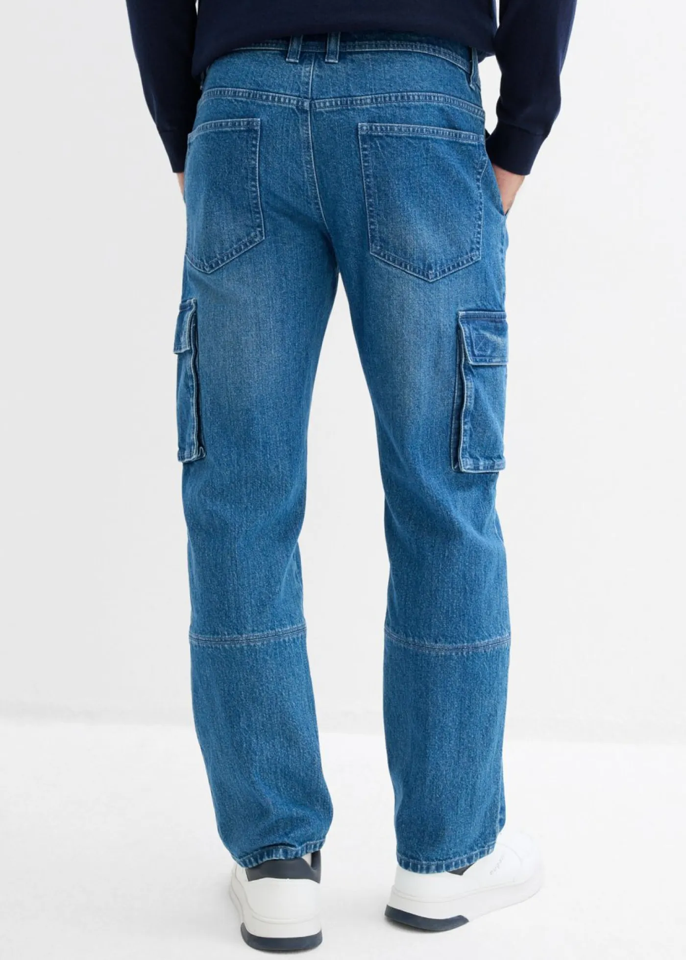 bonprix bonprix Vaqueros>Vaqueros elásticos tipo cargo con corte recto y estilo informal Denim medio