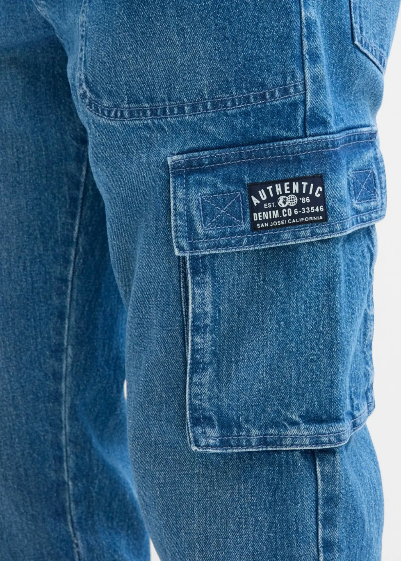 bonprix bonprix Vaqueros>Vaqueros elásticos tipo cargo con corte recto y estilo informal Denim medio
