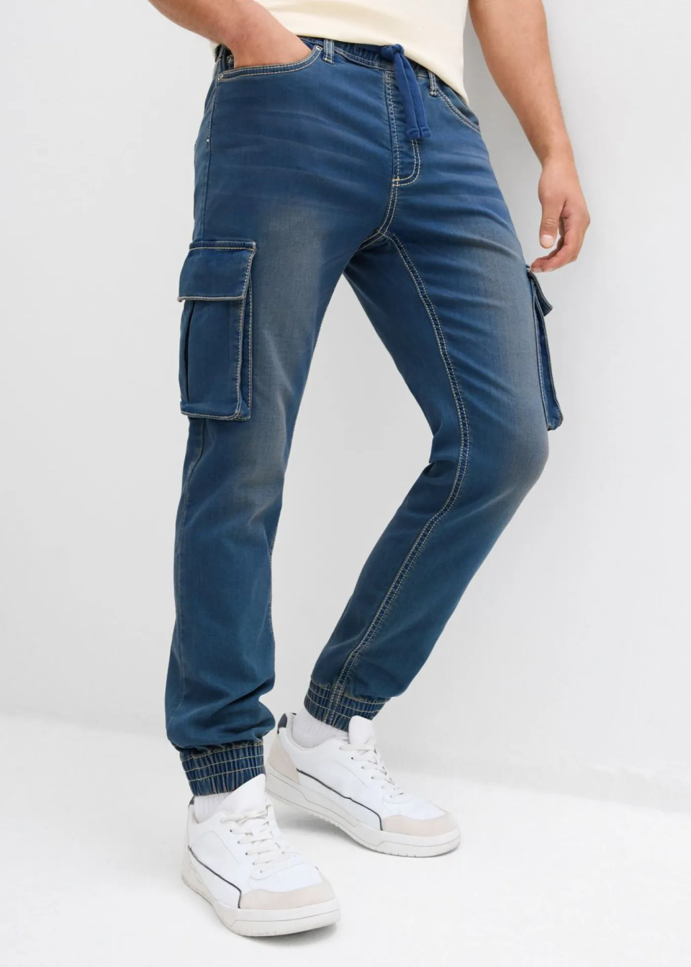 bonprix bonprix Vaqueros>Vaqueros informales tipo cargo con corte slim, cinturilla elástica y diseño recto Denim/marrón castaño