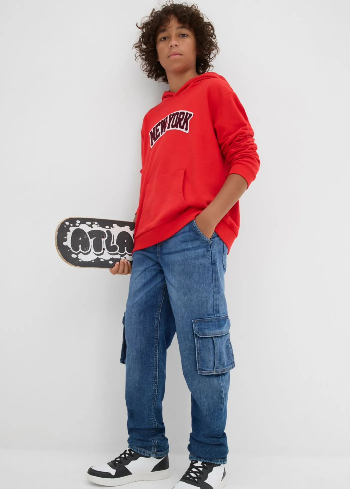 Niños bonprix bonprix Vaqueros térmicos tipo cargo loose fit, con forro de punto y corte tapered