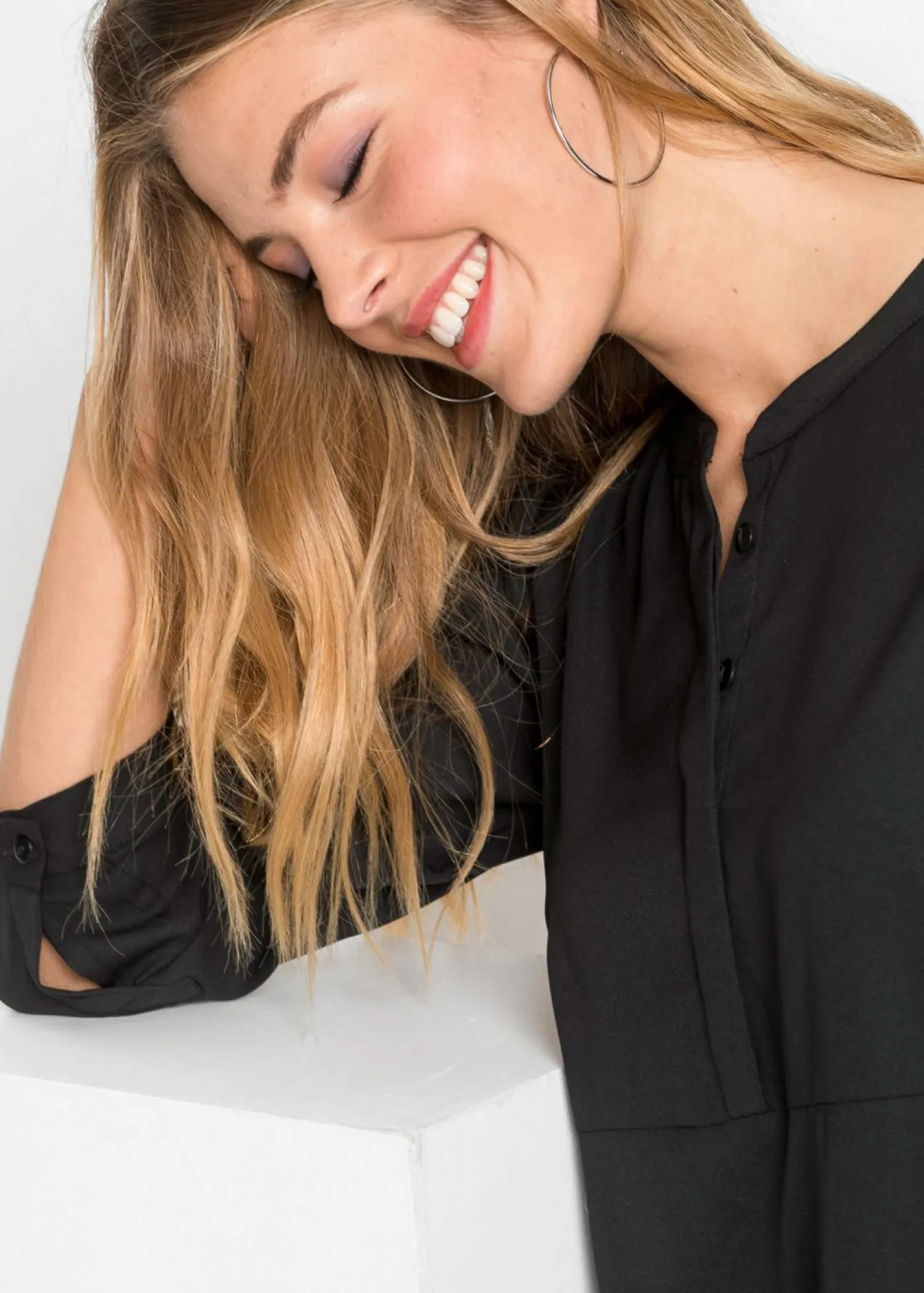 bonprix bonprix Esenciales|Vestidos>Vestido camisero con botonera corta Negro