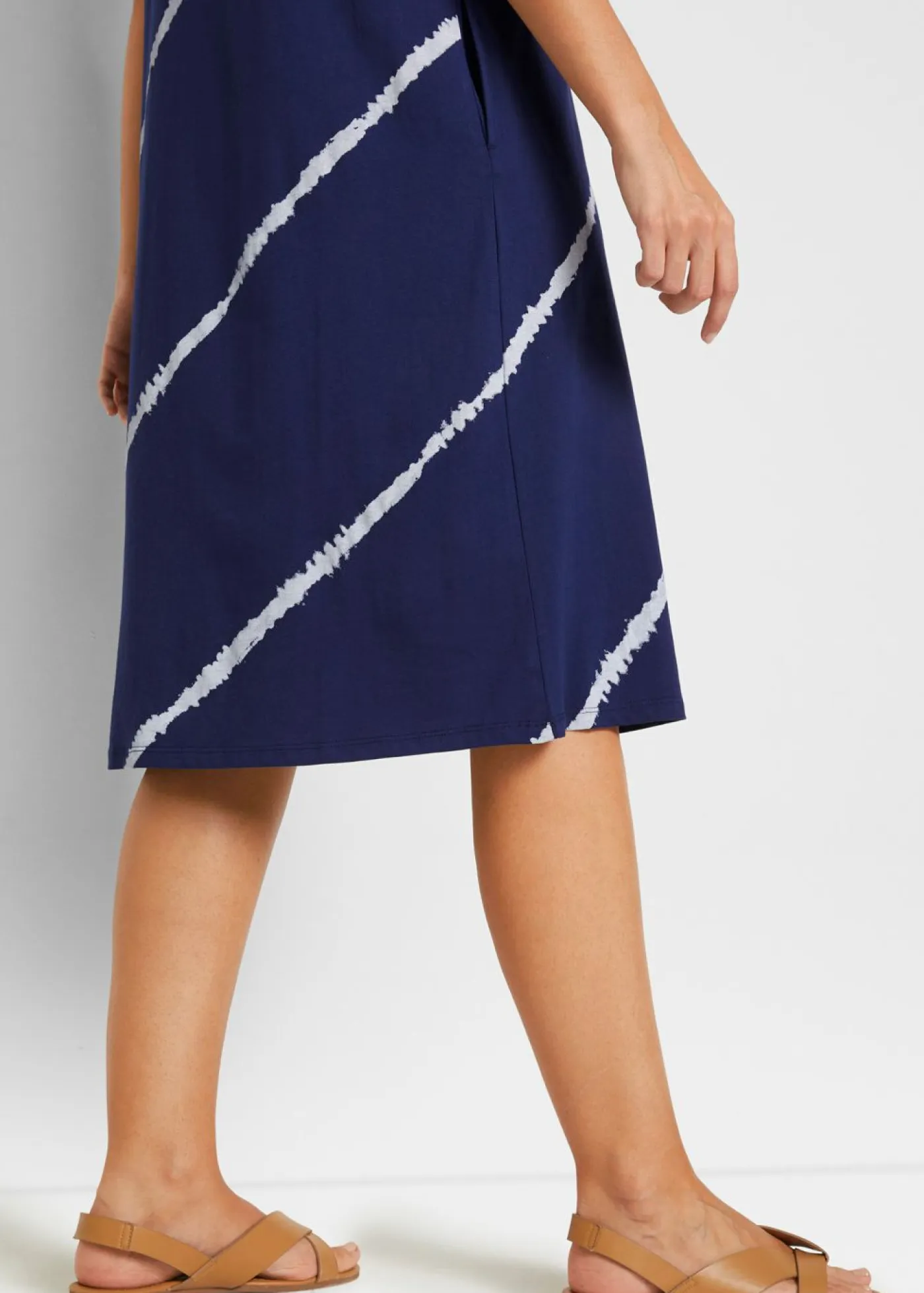 bonprix bonprix Vestidos>Vestido camisero de algodón orgánico hasta la rodilla con bolsillos y línea en A azul medianoche./blanco estampado