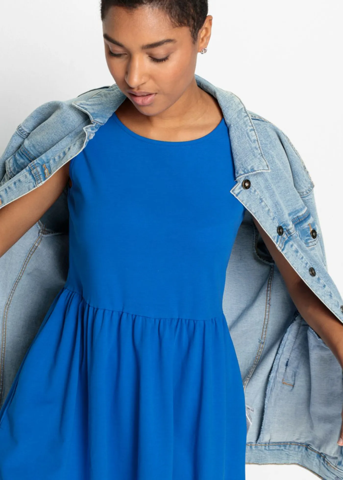 bonprix bonprix Vestidos>Vestido camisero de algodón puro con bolsillos Verde oliva oscuro