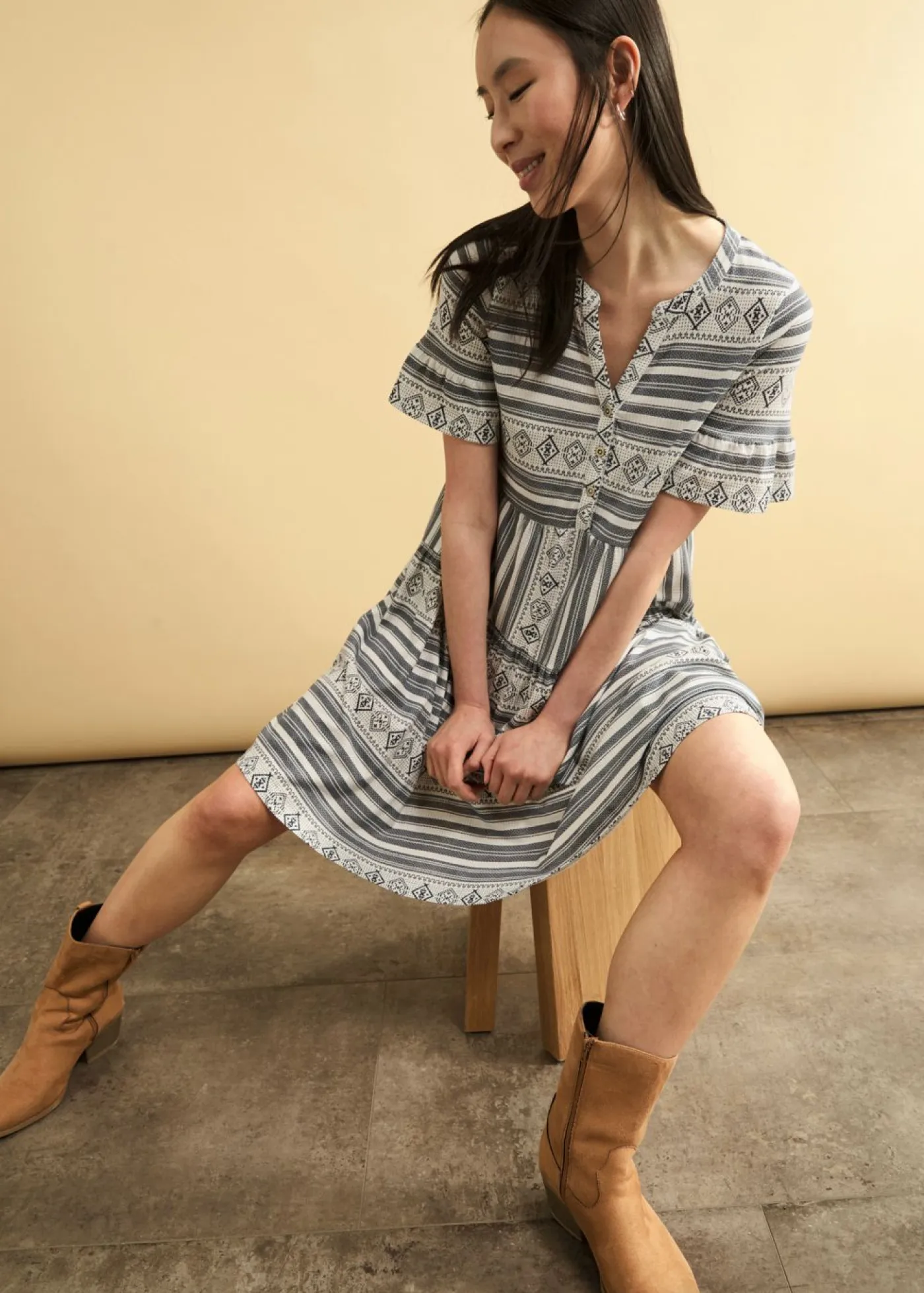 bonprix bonprix Vestidos>Vestido camisero de mezcla de viscosa fluida blanco-azul marino