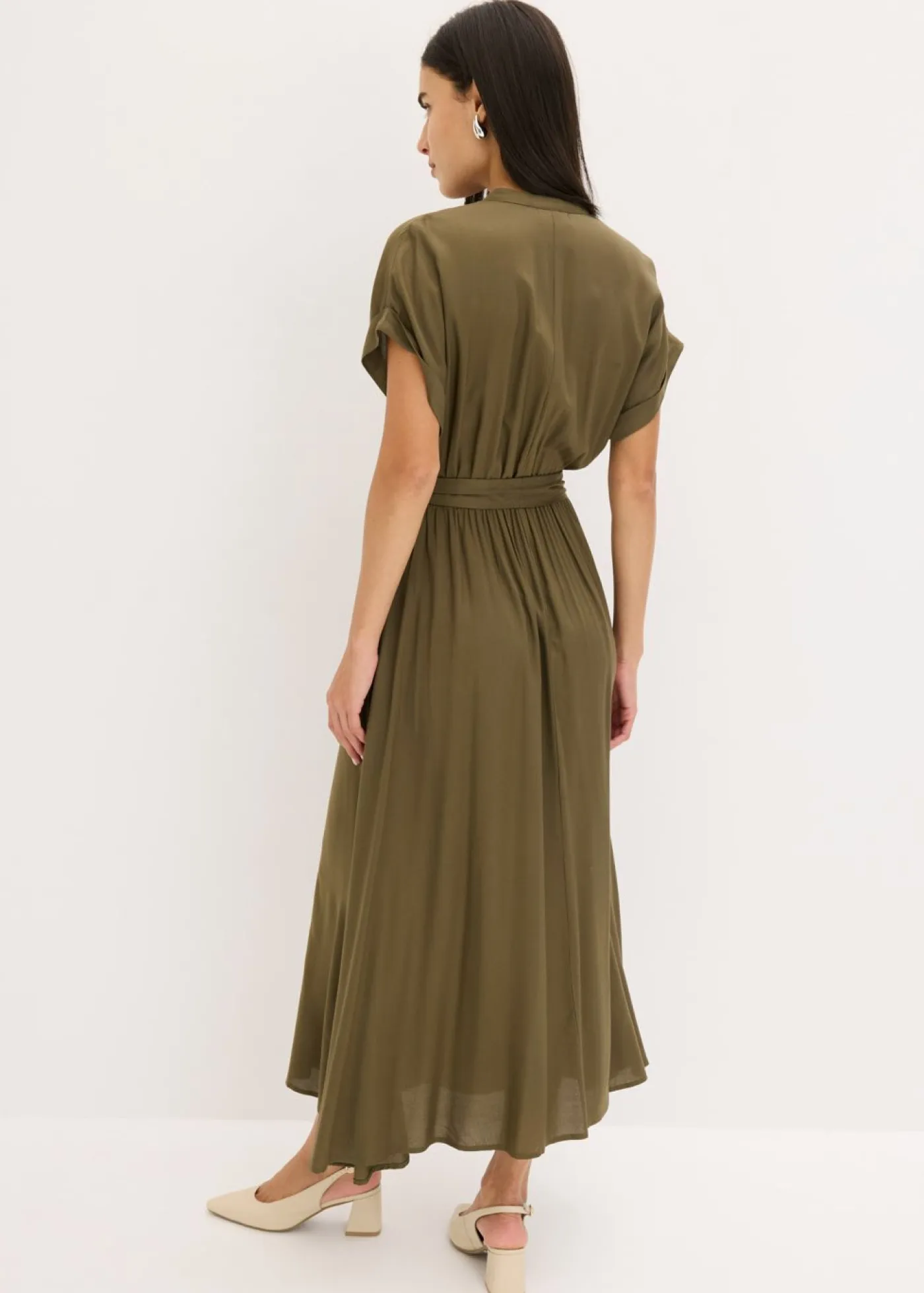bonprix bonprix Vestidos|Novedades>Vestido camisero de viscosa fluida Verde oliva oscuro