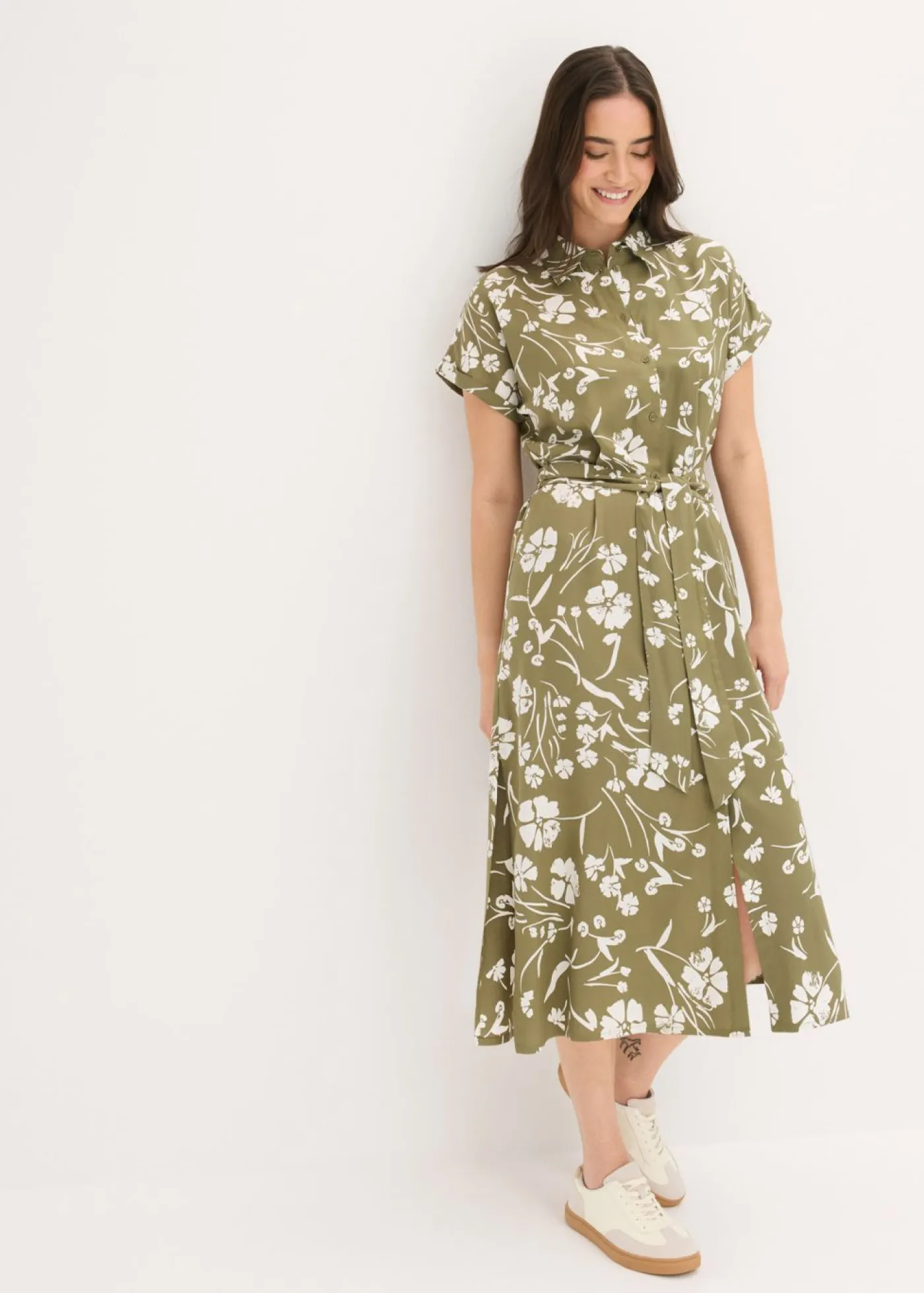 bonprix bonprix Vestidos|Novedades>Vestido camisero de viscosa pura Verde oliva-blanco de flores