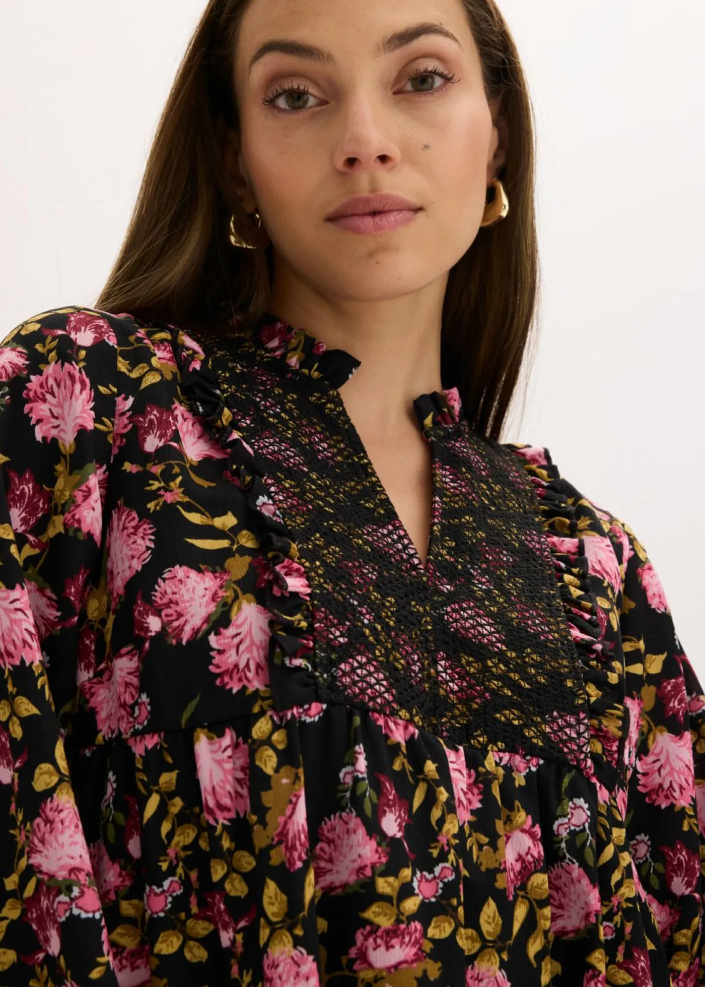 bonprix bonprix Vestidos>Vestido corto Negro con flores