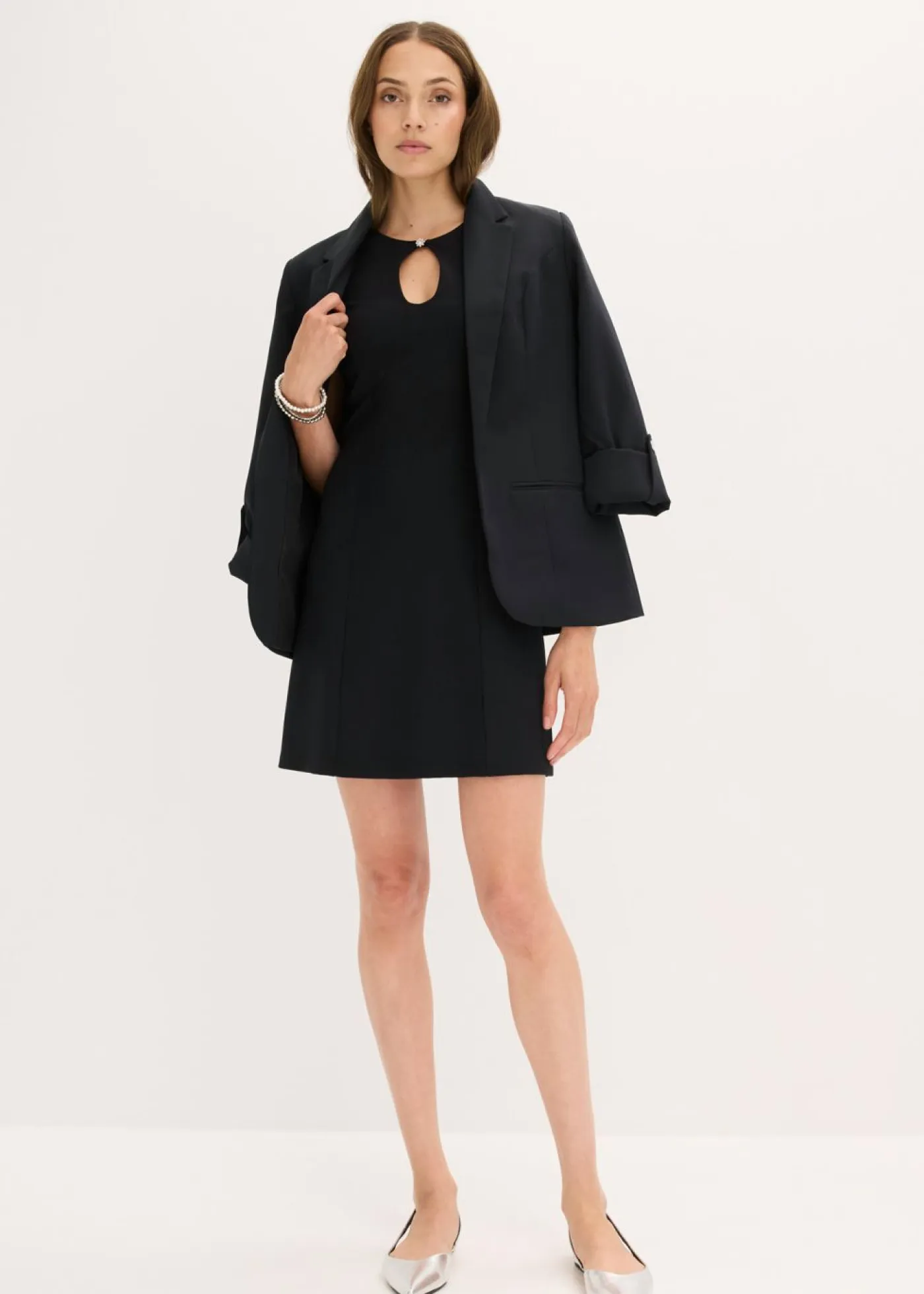 bonprix bonprix Vestidos>Vestido corto con botón decorativo Negro