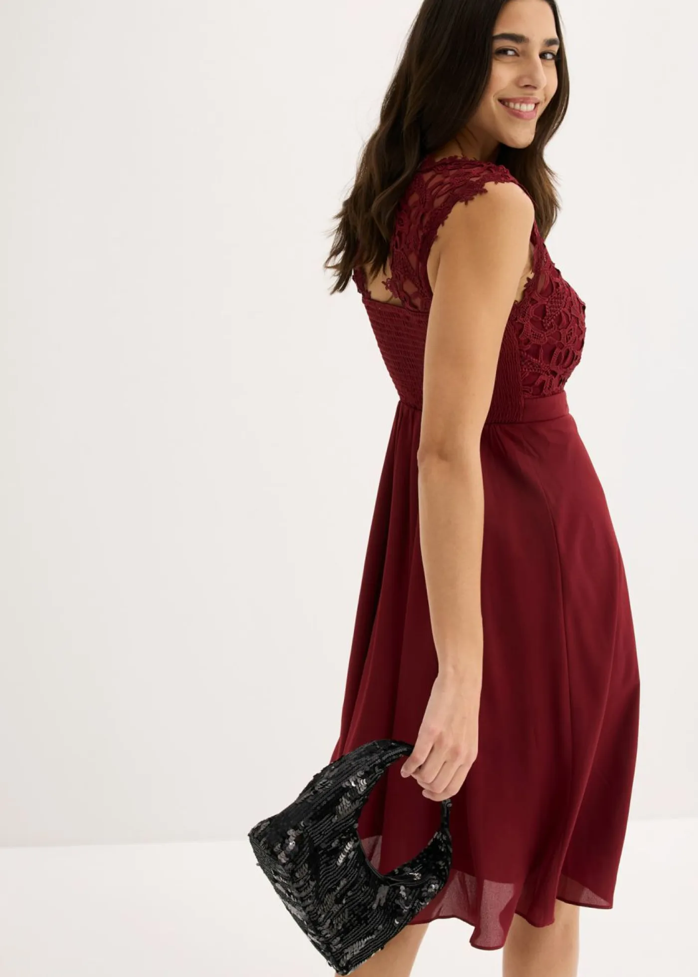 bonprix bonprix Vestidos|Ropa Elegante>Vestido corto con encaje Rojo rubí