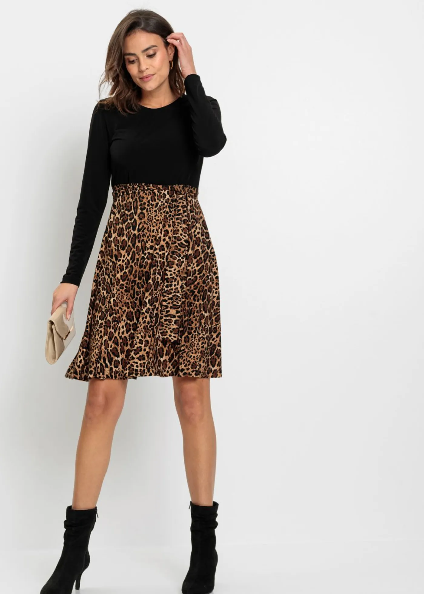 bonprix bonprix Vestidos>Vestido corto con estampado Negro-marrón con estampado de leopardo