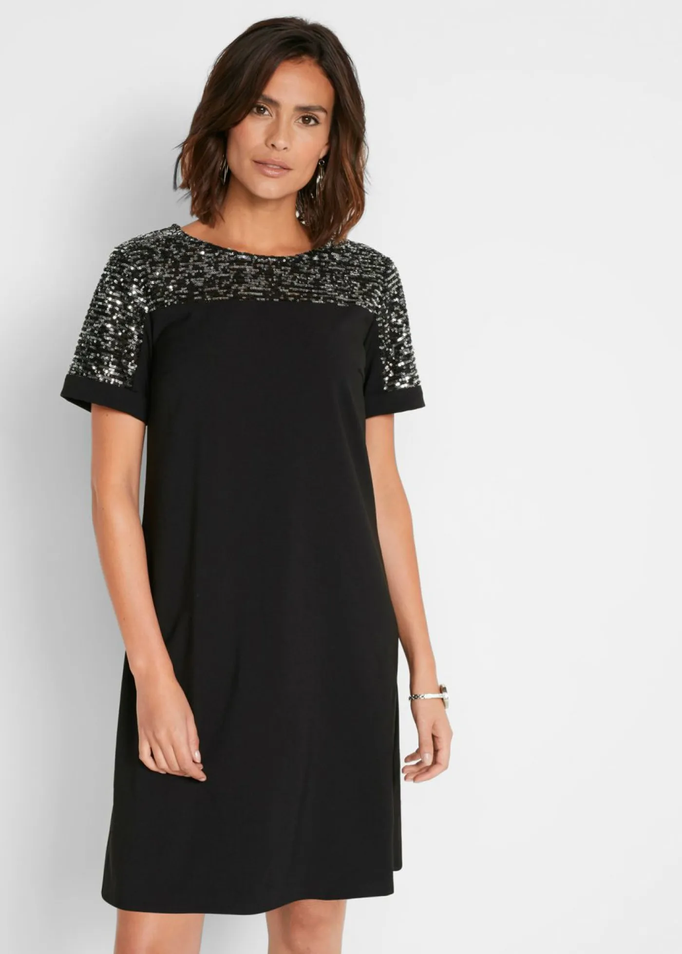 bonprix bonprix Vestidos>Vestido corto con inserto de lentejuelas Negro-plata
