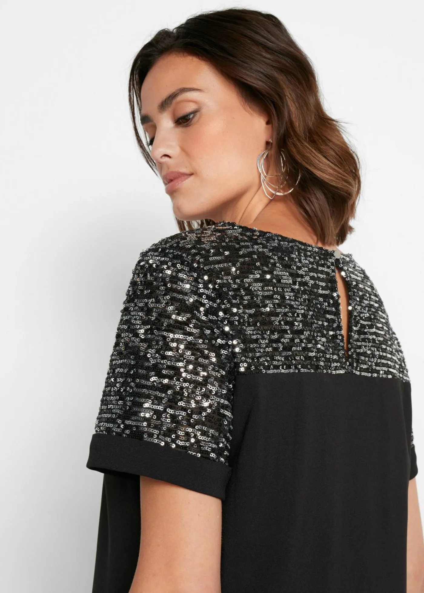 bonprix bonprix Vestidos>Vestido corto con inserto de lentejuelas Negro-plata