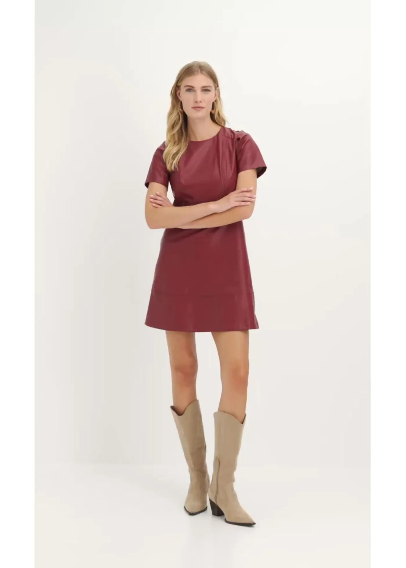 bonprix bonprix Vestidos>Vestido corto de piel sintética Burdeos