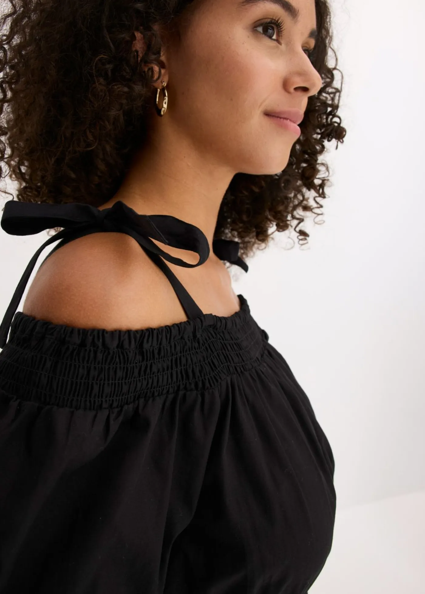 bonprix bonprix Vestidos>Vestido de algodón orgánico puro con hombros al descubierto Negro