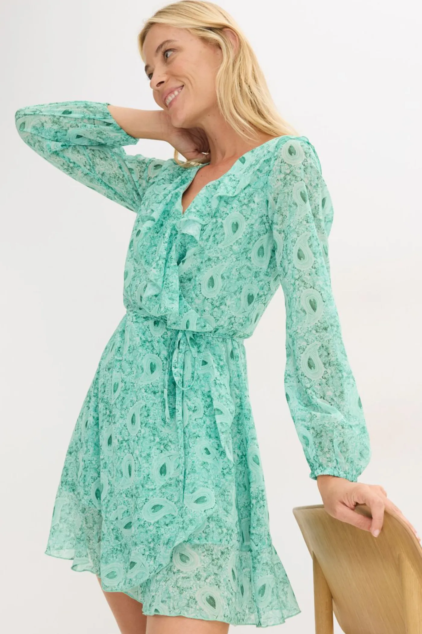 bonprix bonprix Vestidos>Vestido de gasa con corte en A verde botella