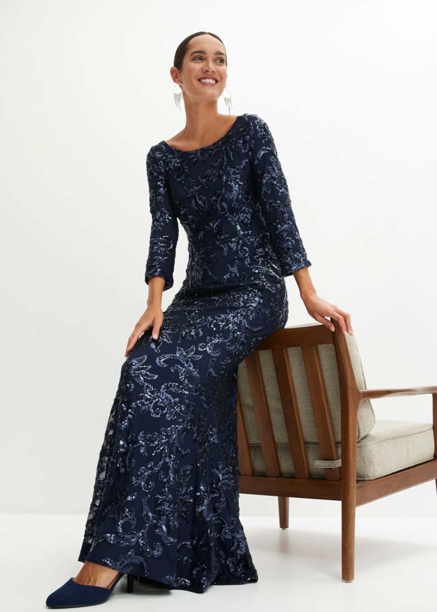 bonprix bonprix Vestidos|Tallas Pequeñas>Vestido de lentejuelas con escote en la espalda Azul marino