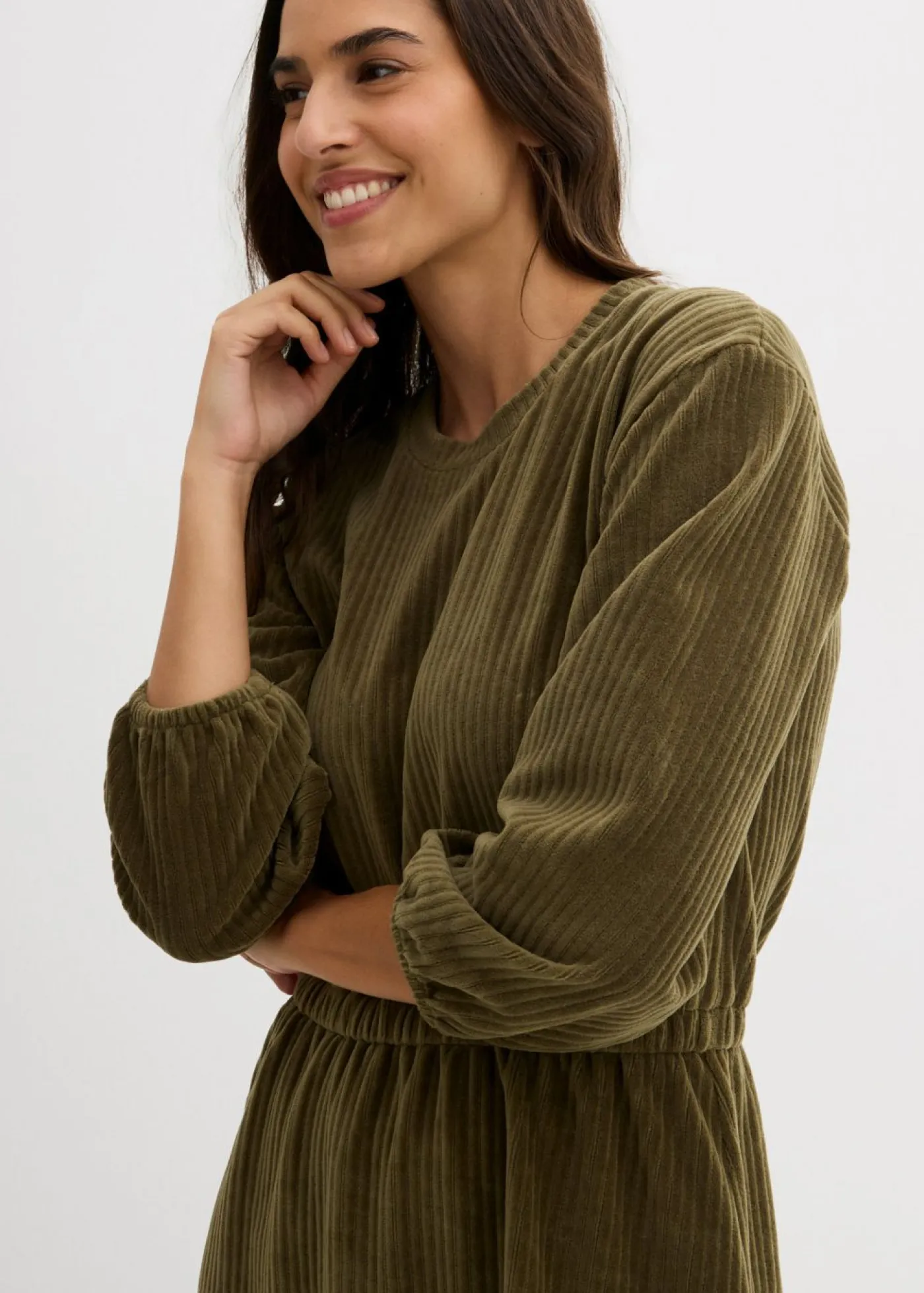 bonprix bonprix Vestidos>Vestido de pana Verde oliva oscuro