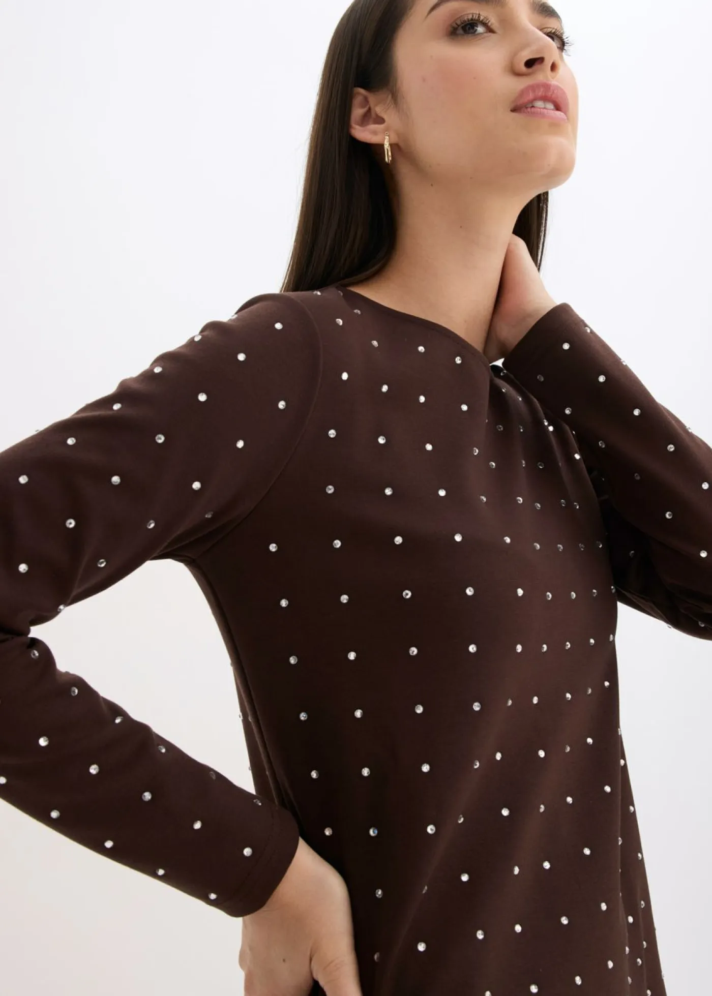 bonprix bonprix Vestidos>Vestido de punto con aplicaciones de piedras brillantes Marrón oscuro