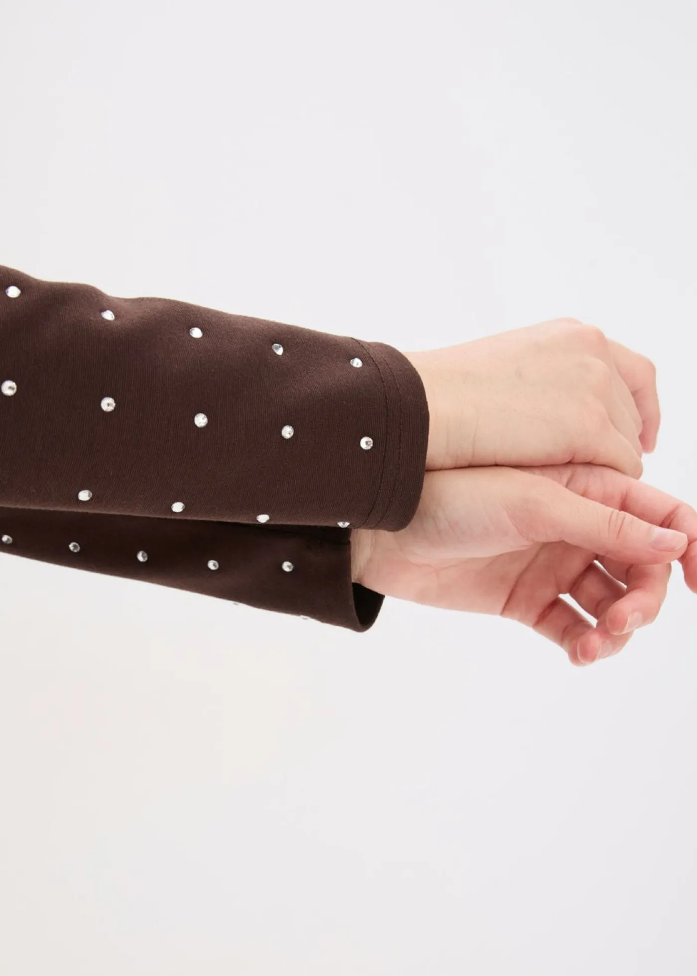 bonprix bonprix Vestidos>Vestido de punto con aplicaciones de piedras brillantes Marrón oscuro