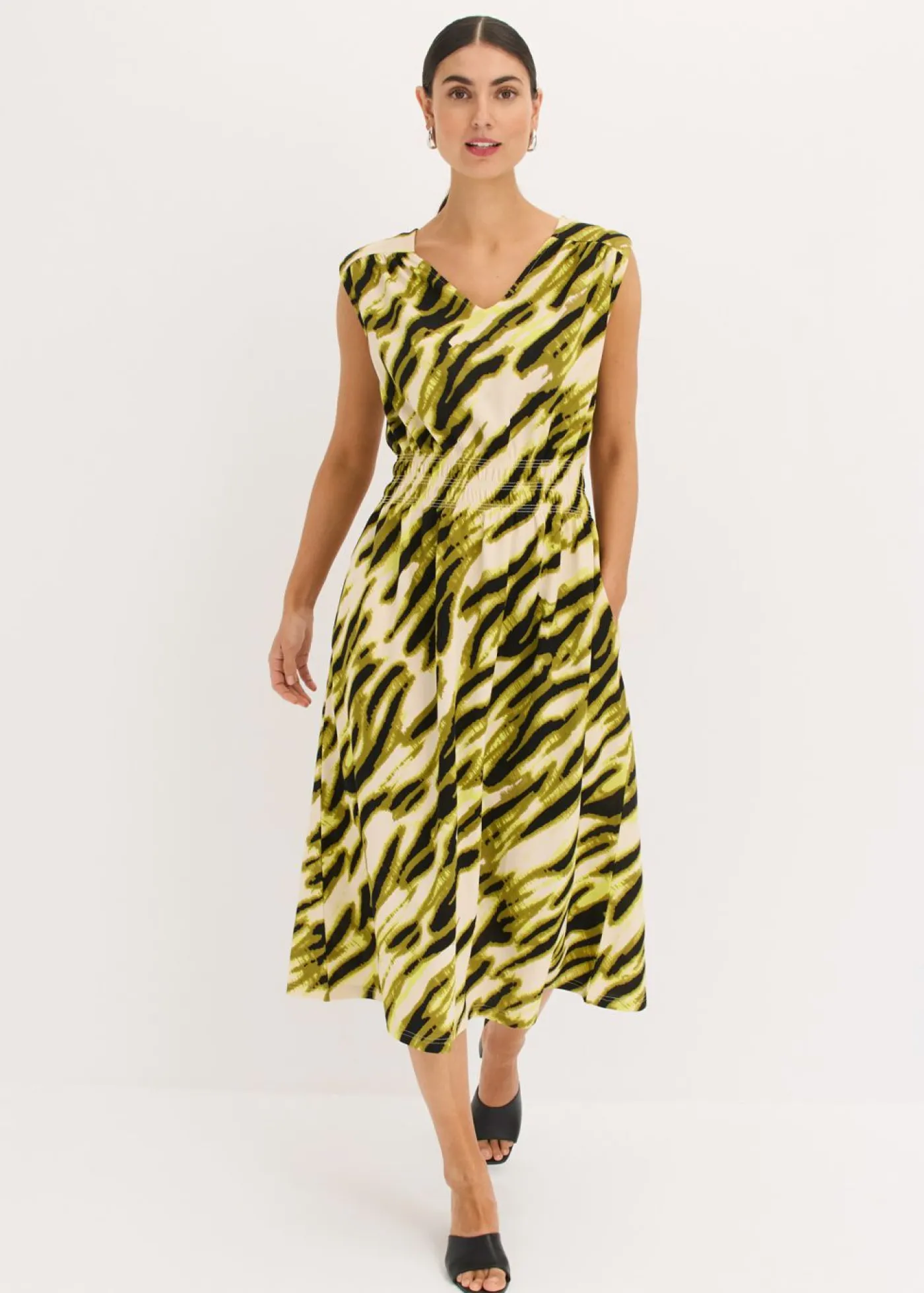 bonprix bonprix Vestidos>Vestido de punto con nido de abeja Beige natural-negro con estampado de cebra