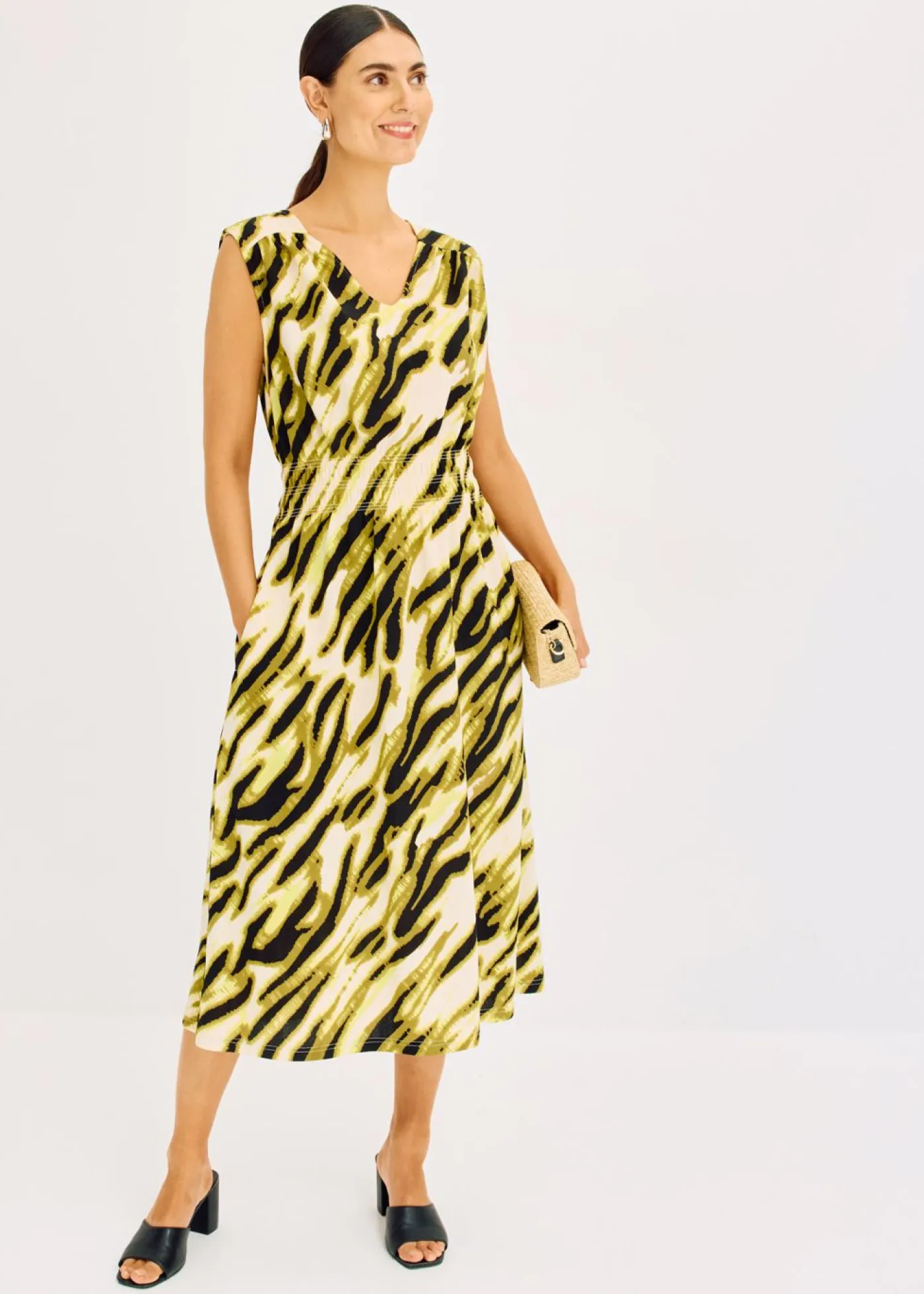 bonprix bonprix Vestidos>Vestido de punto con nido de abeja Beige natural-negro con estampado de cebra