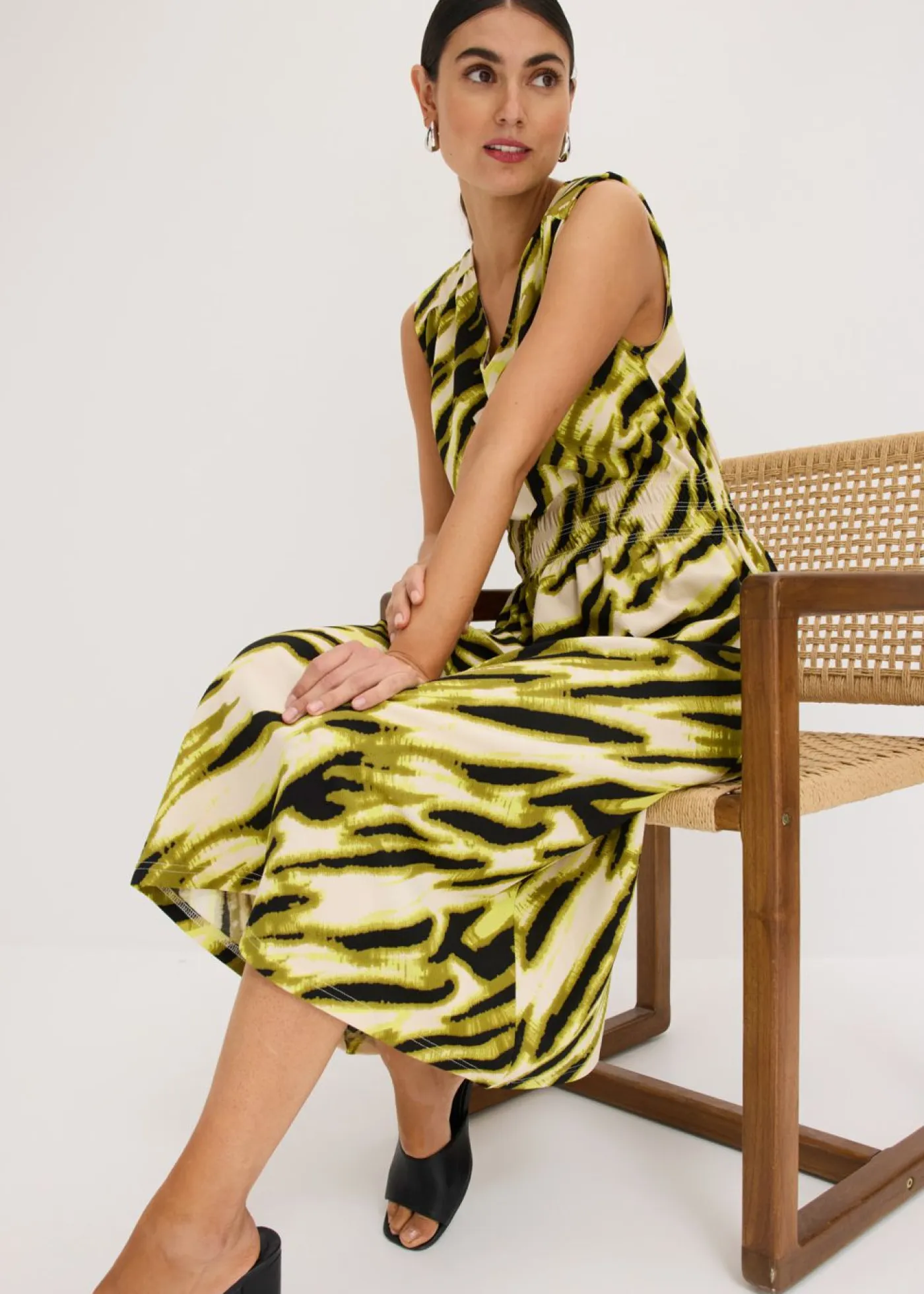 bonprix bonprix Vestidos>Vestido de punto con nido de abeja Beige natural-negro con estampado de cebra