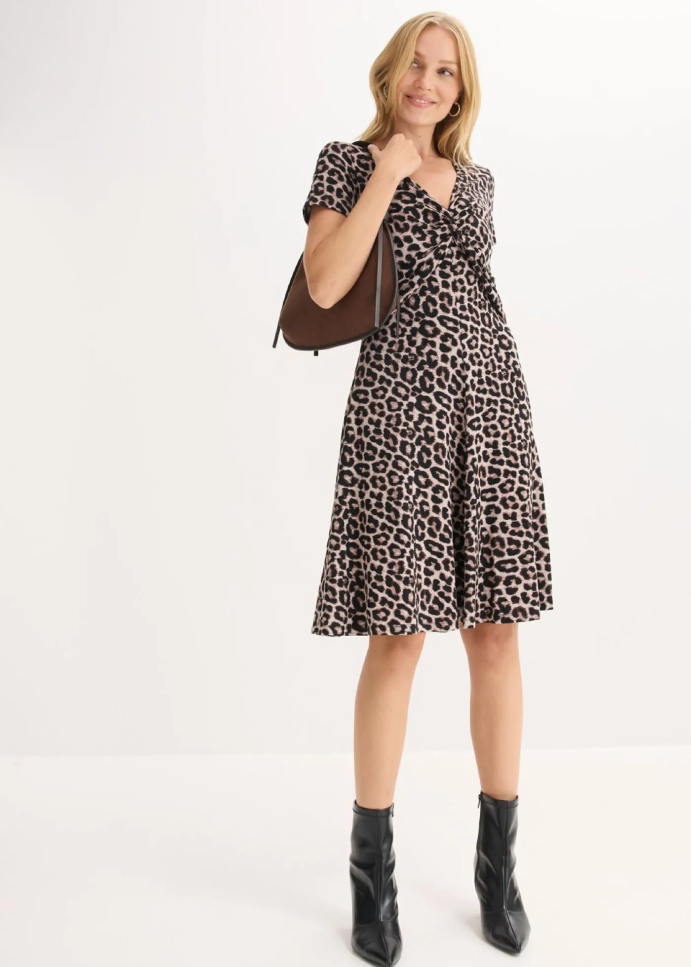 bonprix bonprix Vestidos>Vestido de punto de mezcla de viscosa Beige con estampado de leopardo