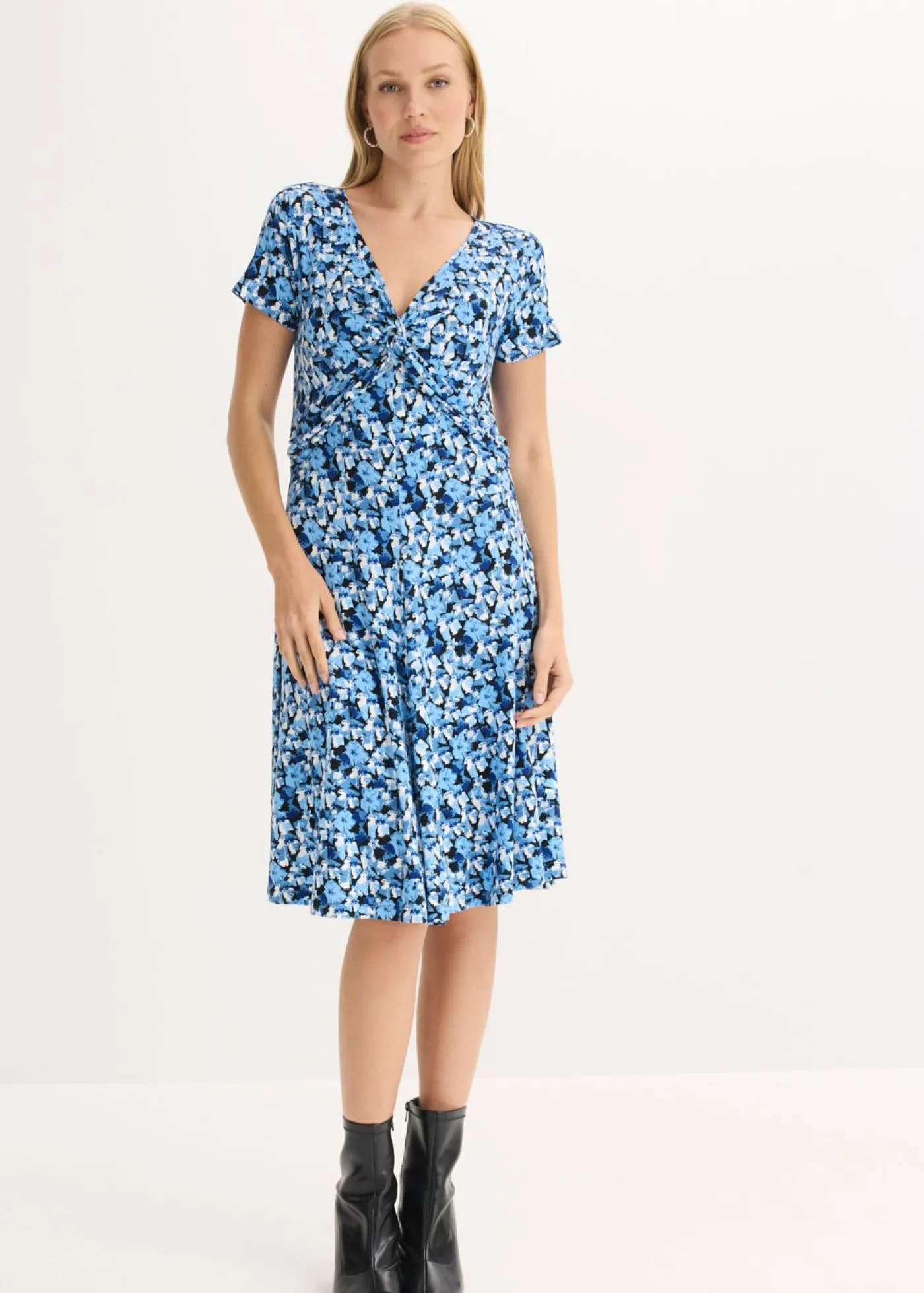 bonprix bonprix Vestidos>Vestido de punto de mezcla de viscosa Azul genciana de flores