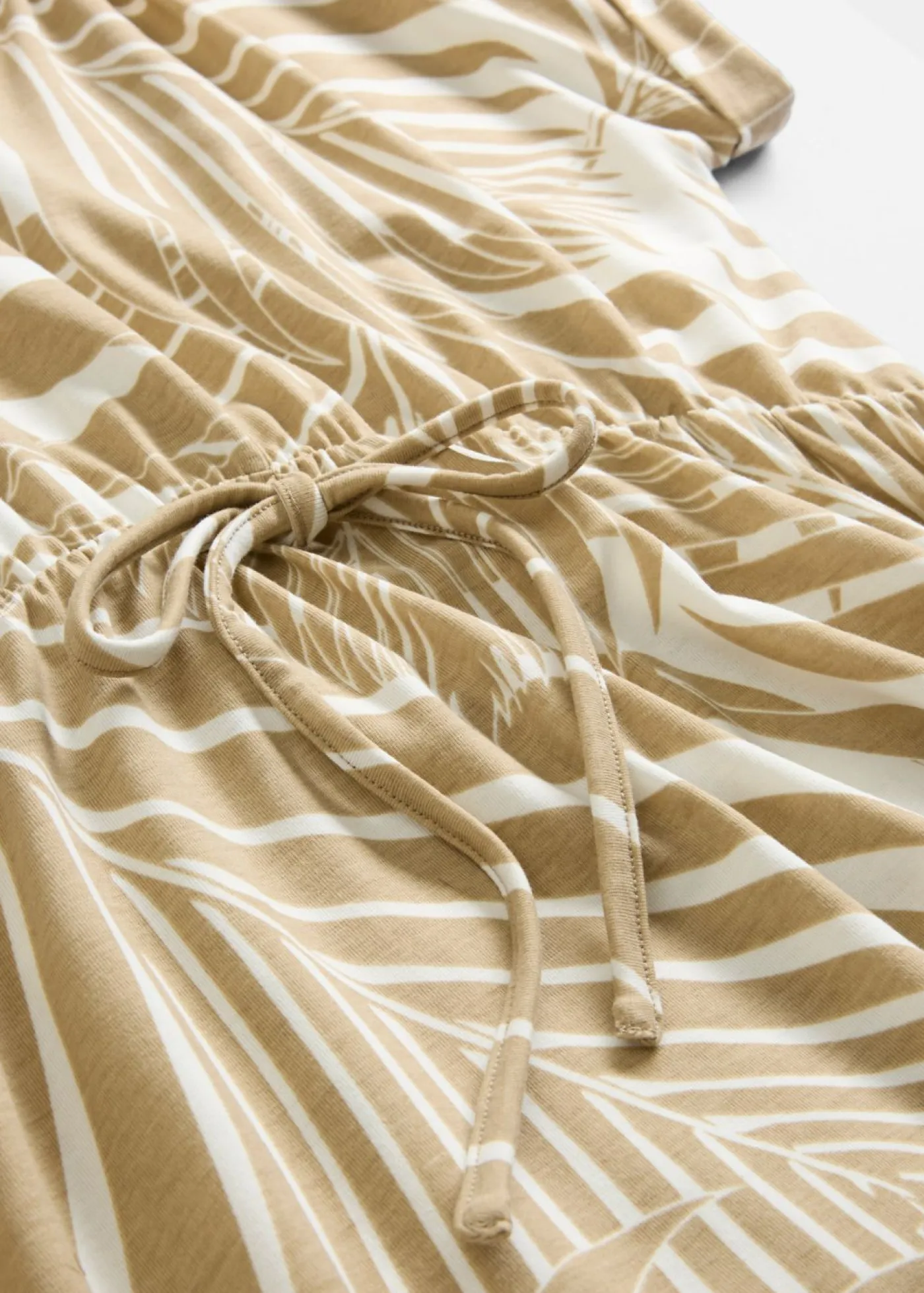 bonprix bonprix Vestidos>Vestido de punto de mezcla de viscosa fluida blanco lana-beige nuevo