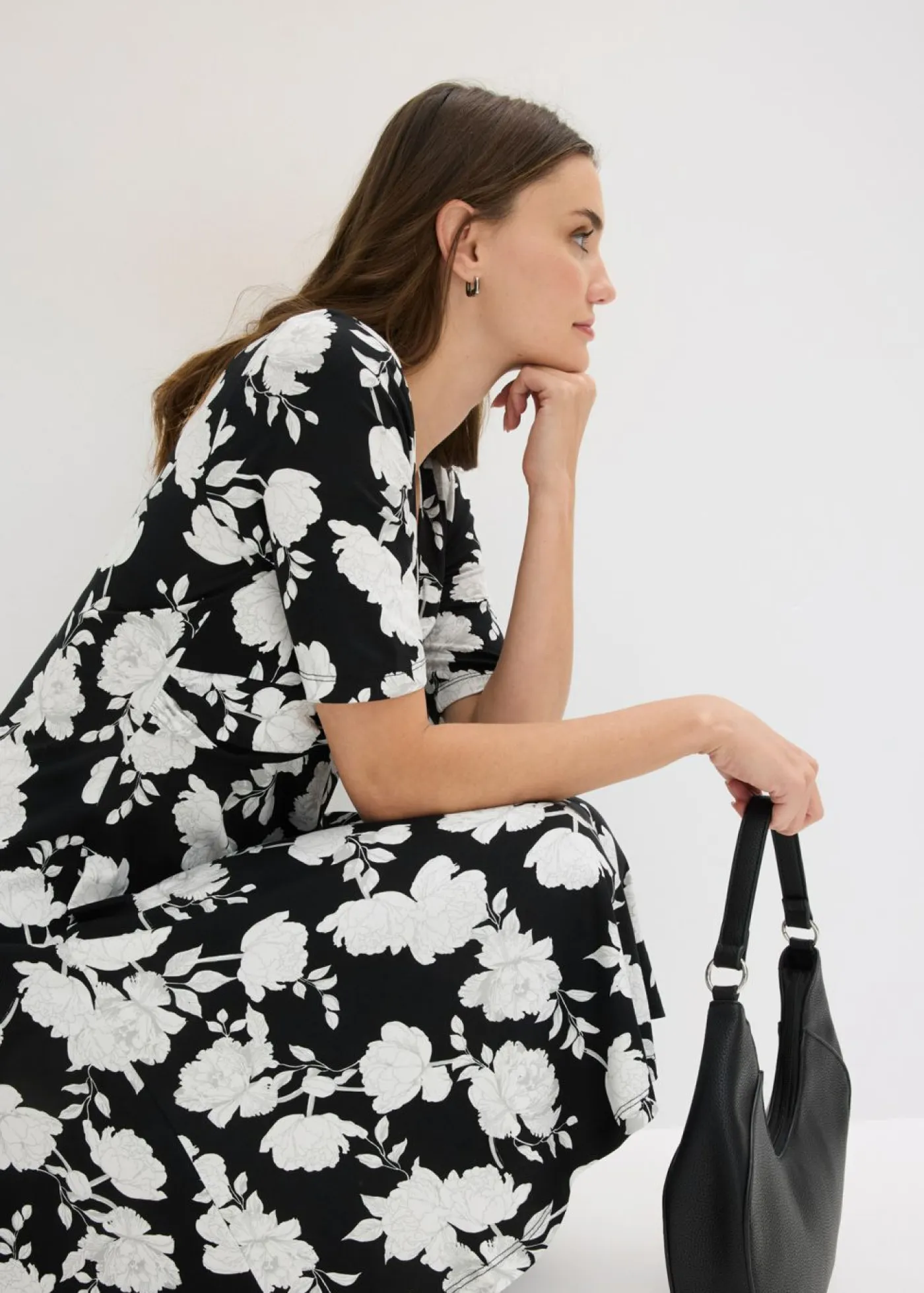 bonprix bonprix Vestidos>Vestido de punto de mezcla de viscosa con drapeado Negro de flores