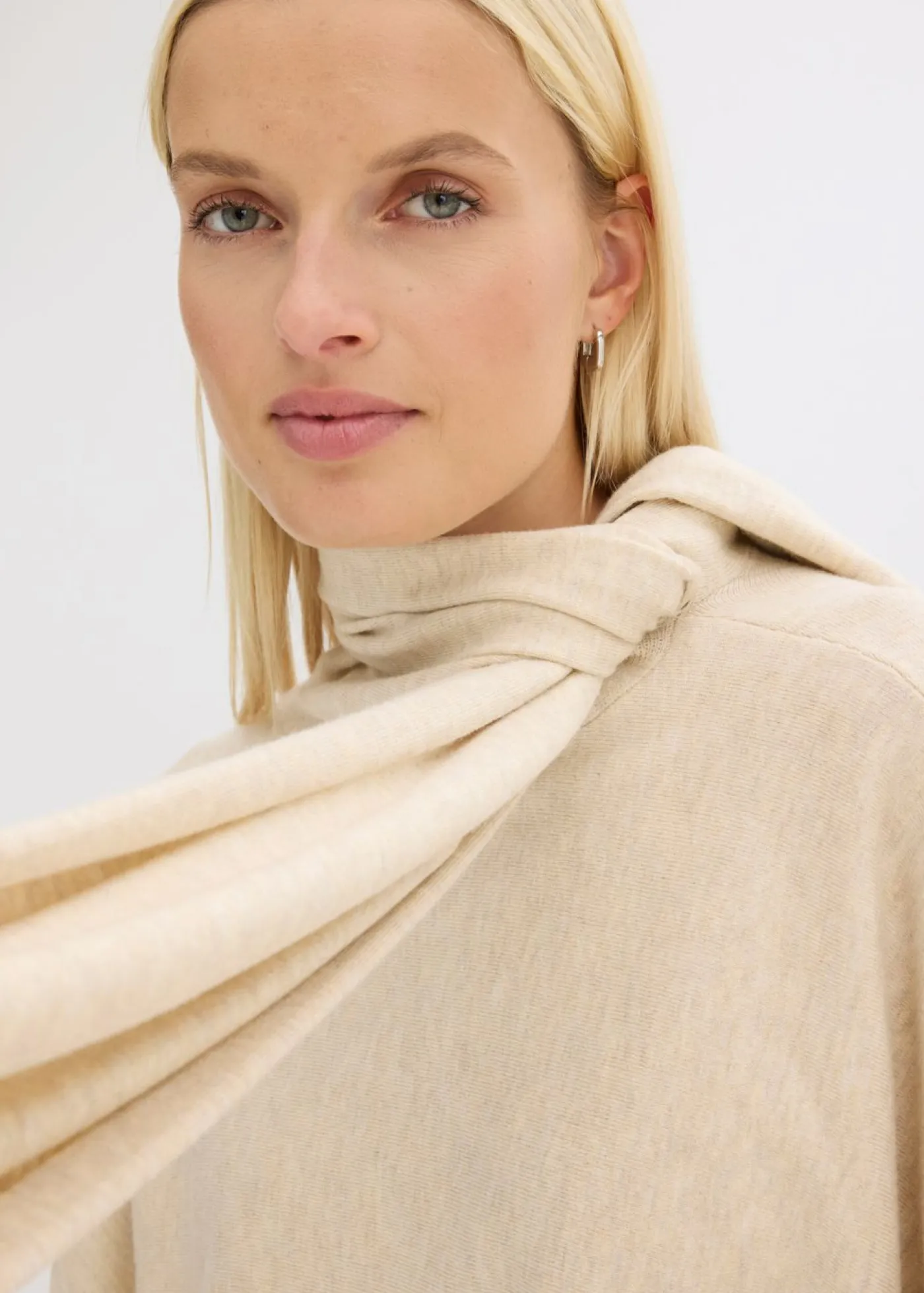 bonprix bonprix Esenciales|Jerséis>Vestido de punto fino de mezcla de viscosa suave gris guijarro moteado