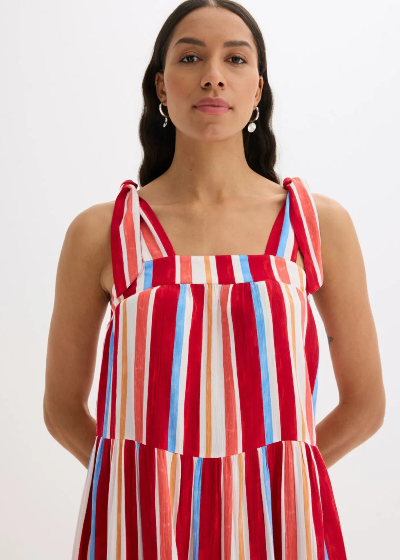 bonprix bonprix Vestidos>Vestido de tirantes de viscosa estructurada de rayas rojo amapola-salmón claro-blanco con rayas