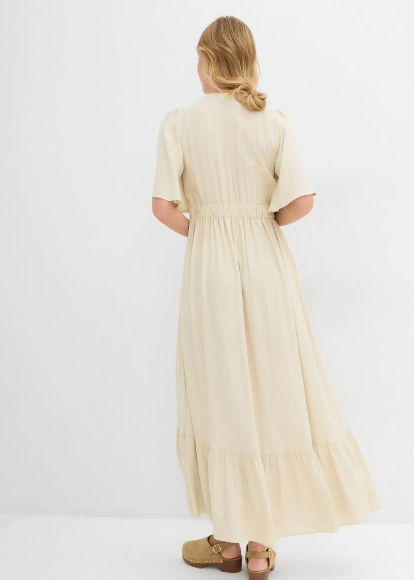 bonprix bonprix Vestidos>Vestido largo a capas de viscosa fluida Crudo