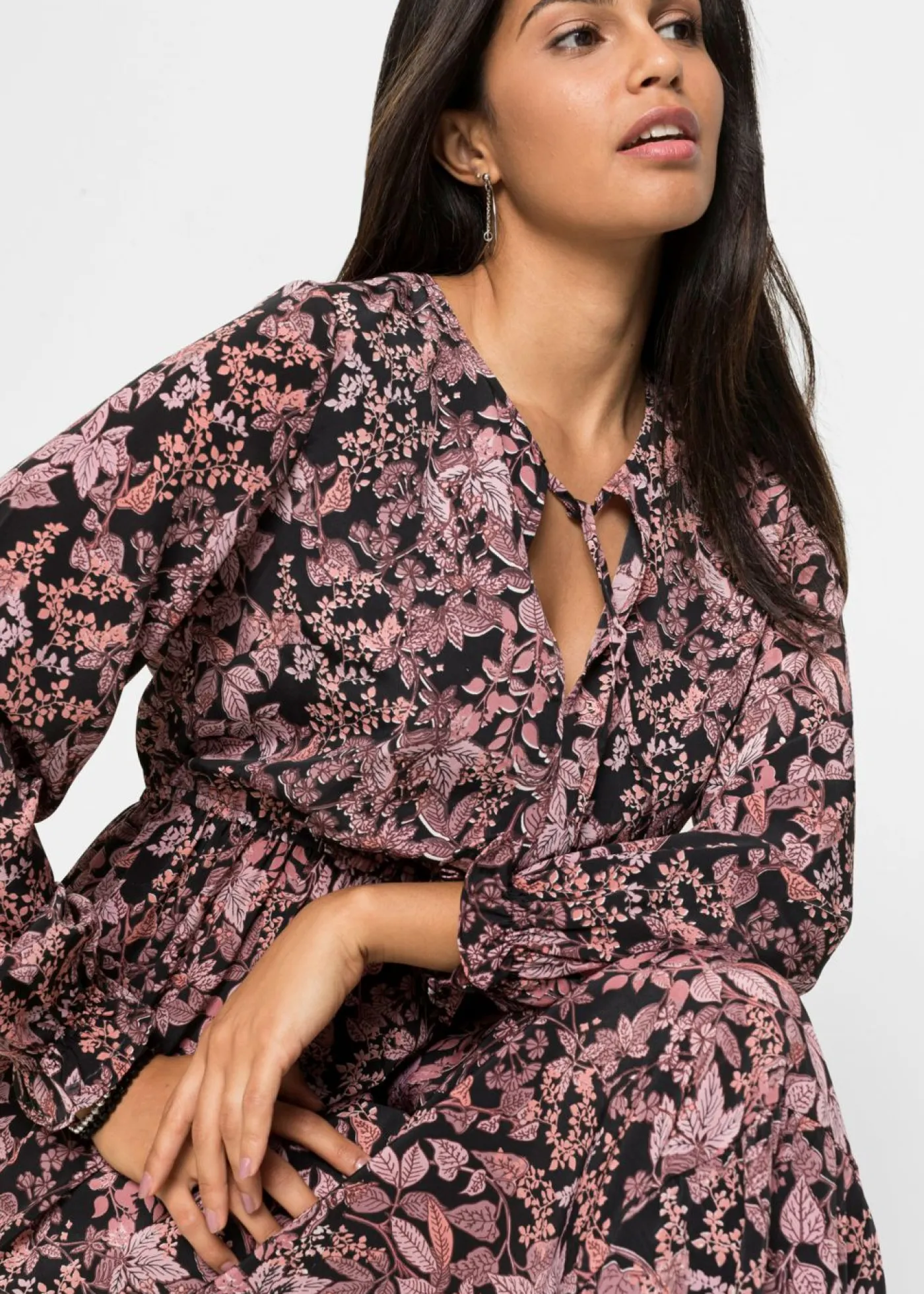 bonprix bonprix Vestidos>Vestido maxi de viscosa pura Negro-rosa de flores