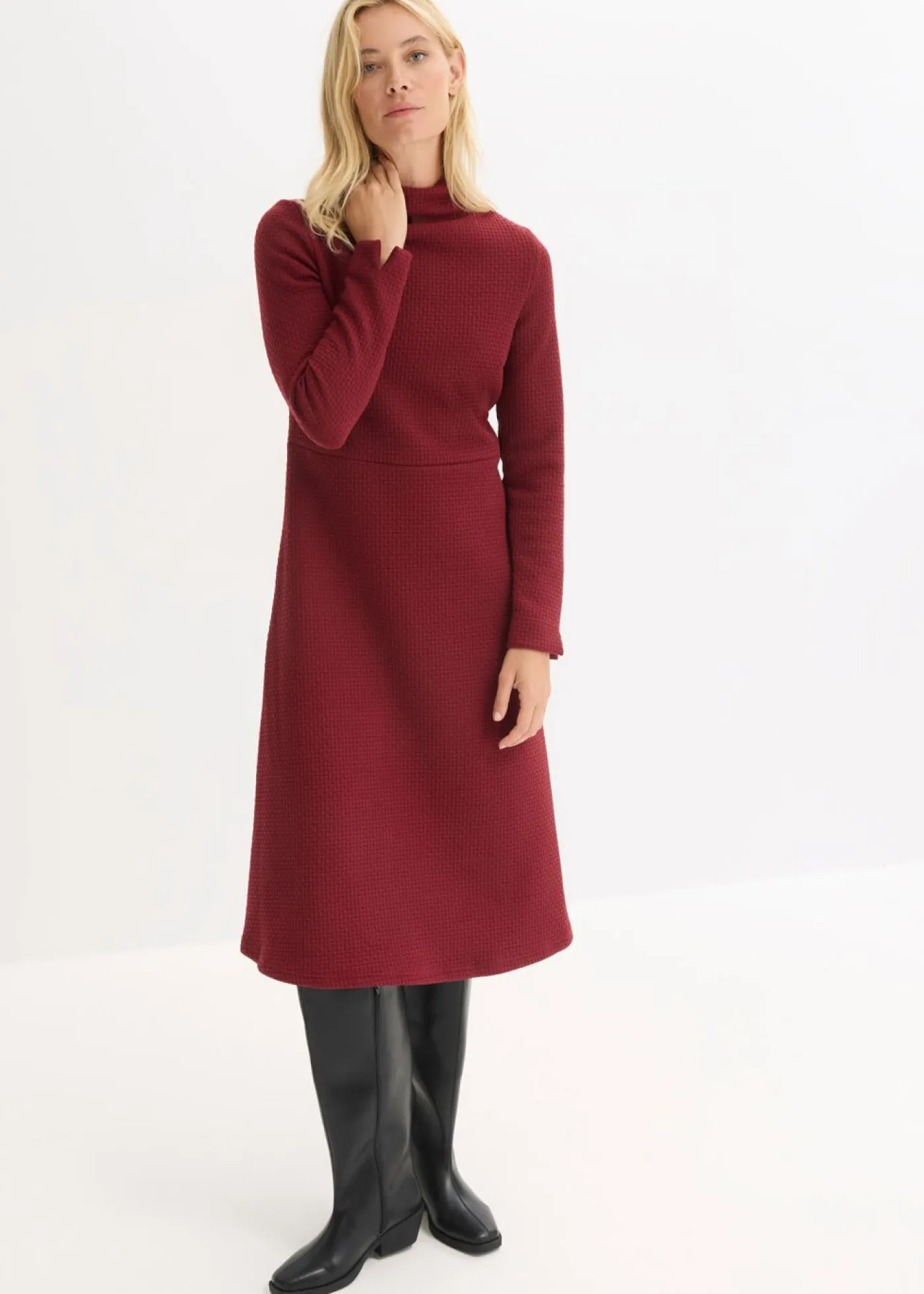 bonprix bonprix Vestidos>Vestido midi acampanado Rojo rubí