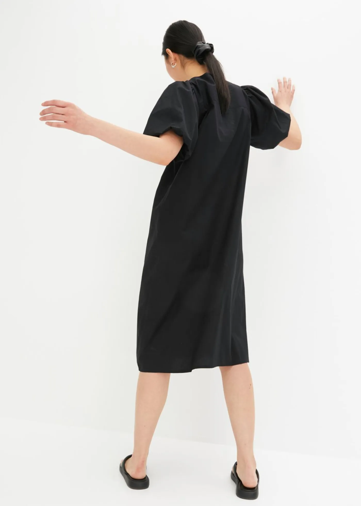 bonprix bonprix Vestidos>Vestido midi de algodón orgánico Negro