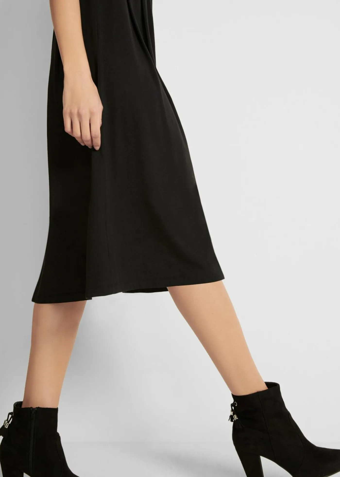 bonprix bonprix Vestidos>Vestido midi de punto de algodón Negro