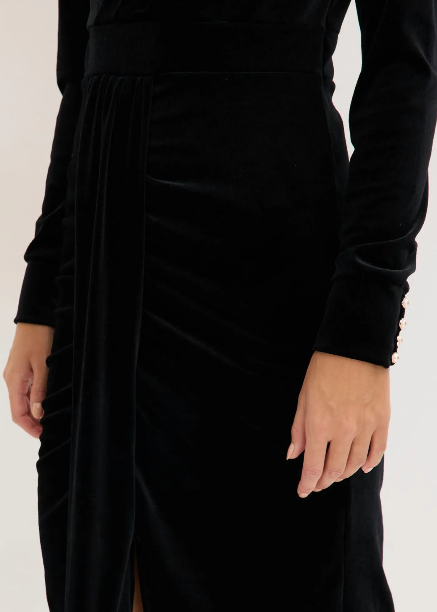 bonprix bonprix Vestidos>Vestido midi de terciopelo fluido Negro