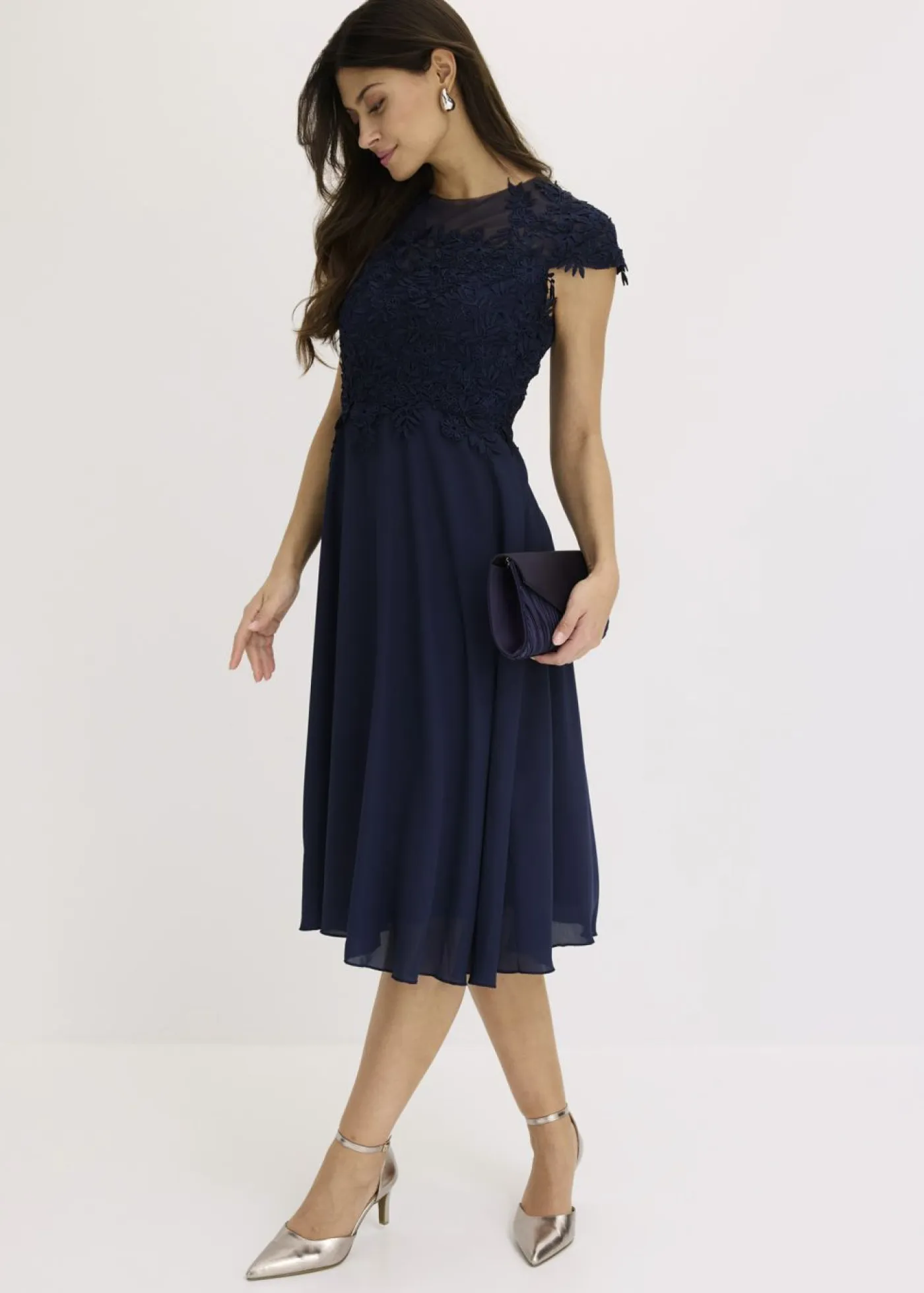 Mujer bonprix bonprix Vestido midi de tul delicado con encaje